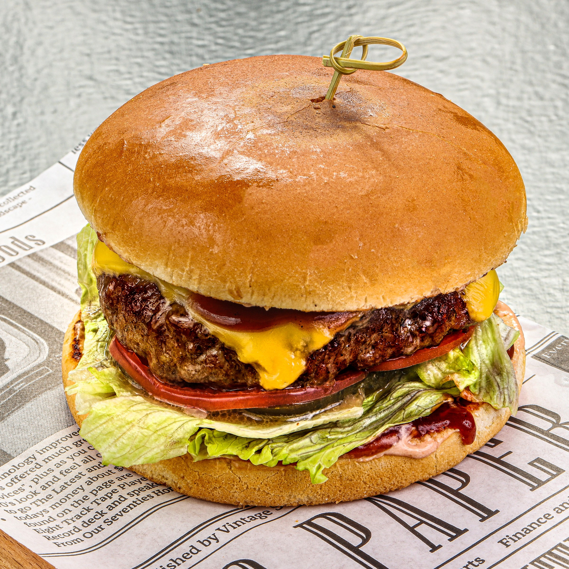 Фотосъемка бургеров и гамбургеров. Заказ по тел.: +7 (906) 006-90-22. Фуд-фотограф Андрей Старостин — съемка еды в Москве. 9000 руб. в час