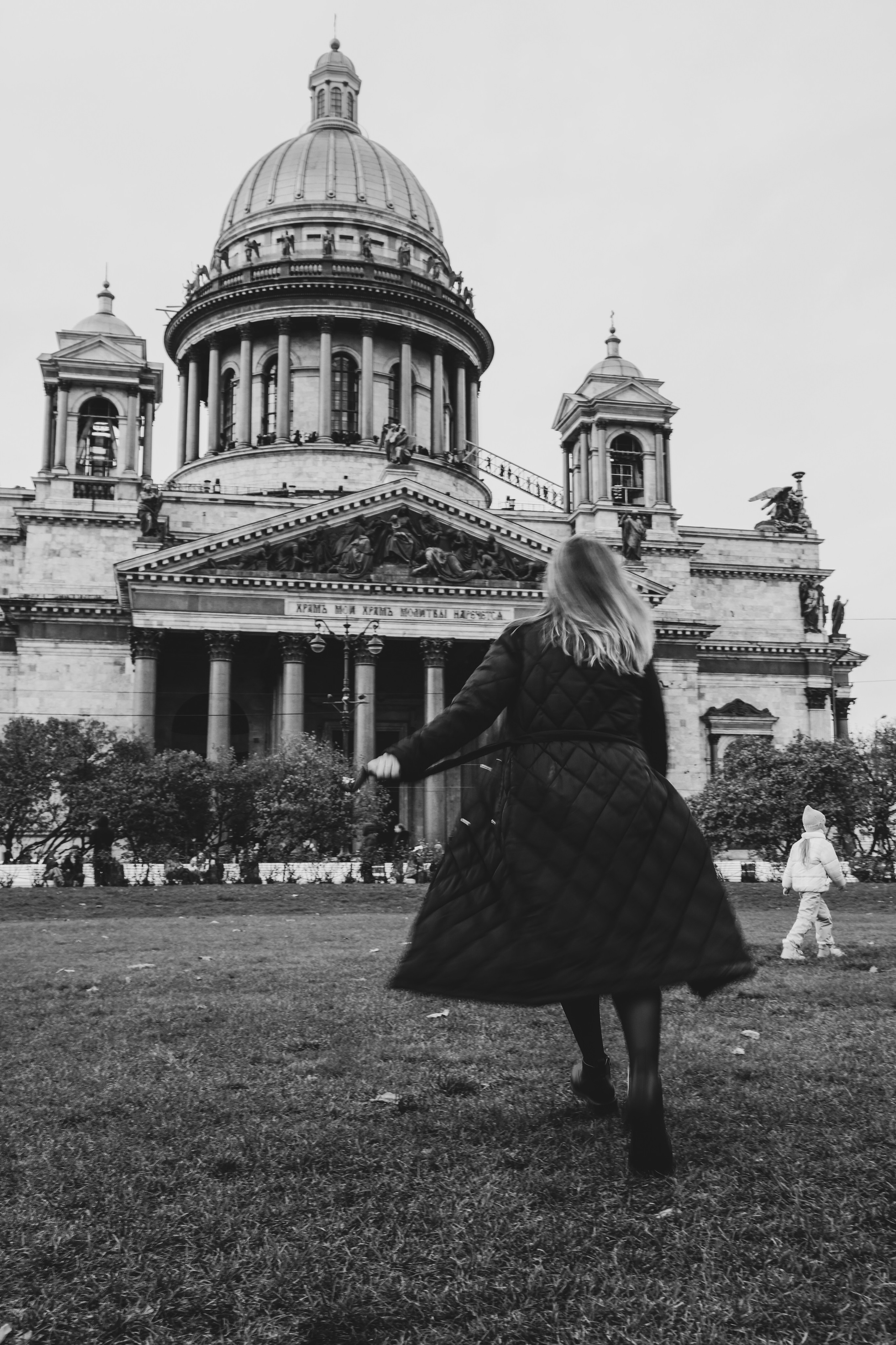 Дарья. Портретная фотосессия на улицах Санкт-Петербурга. Фотограф в Санкт-Петербурге Валерия Закатеева