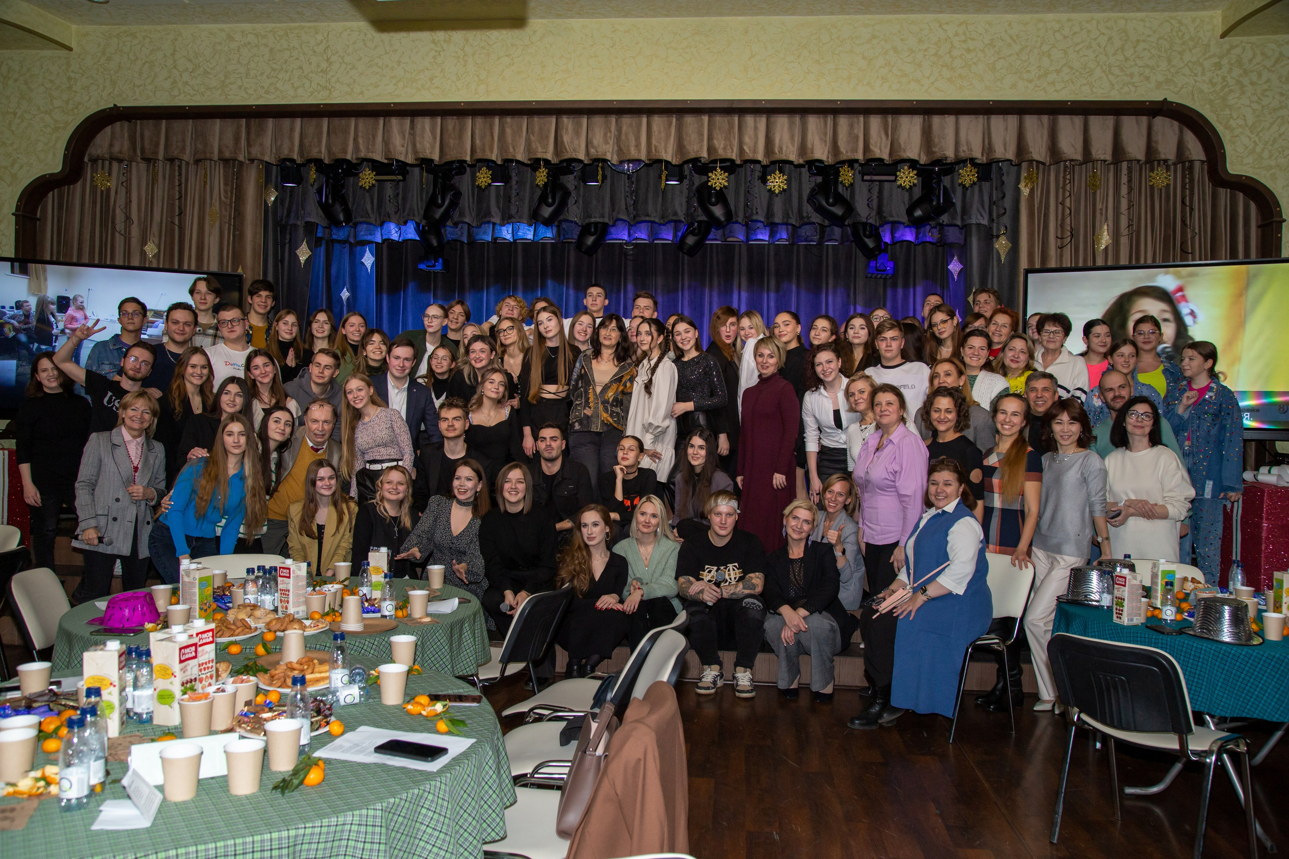 Репортажная съёмка для Домисольки на новый год. «Студия DRONAVT`s» — видеосъёмка и фотография г. Москва