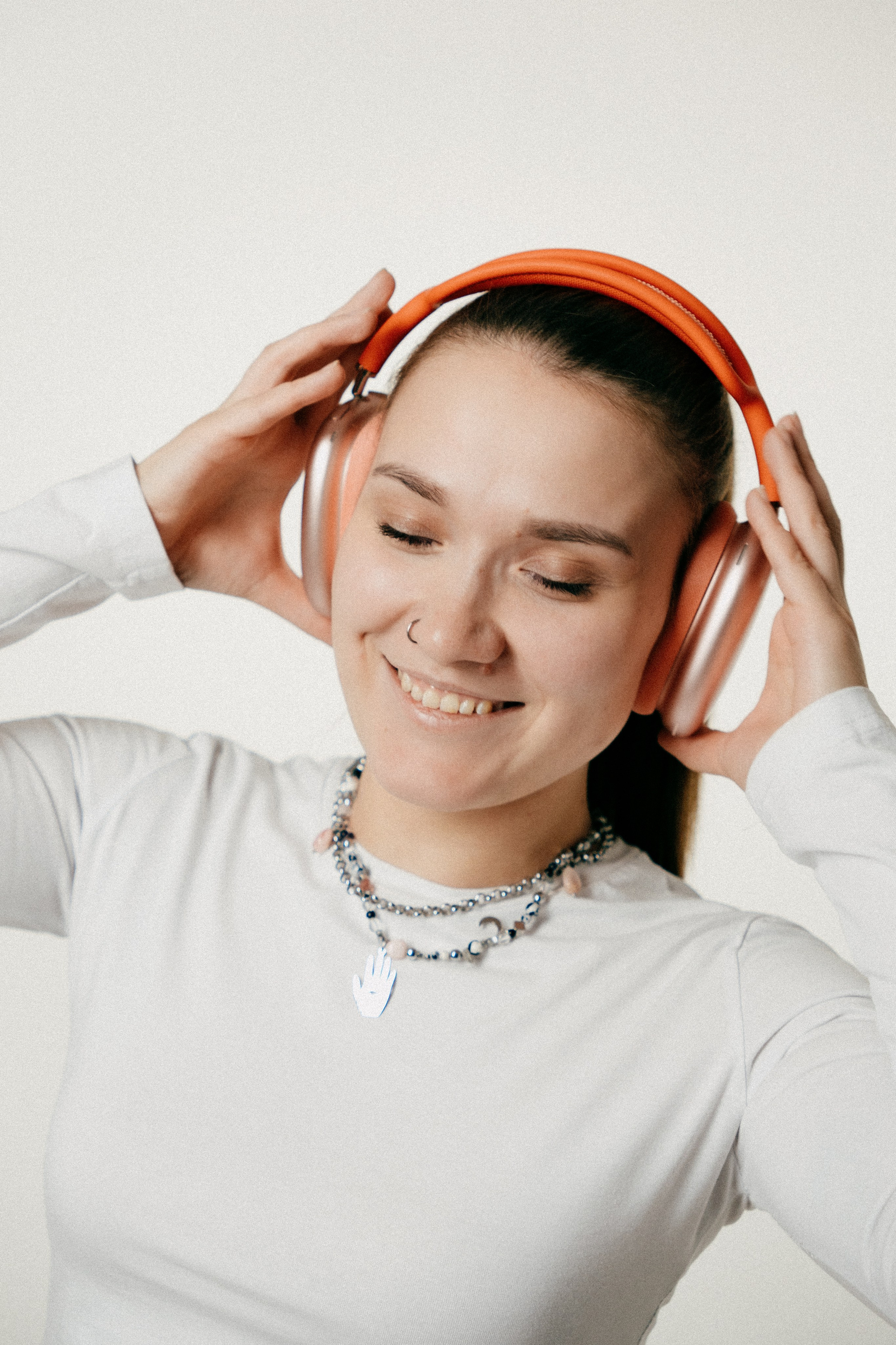 Женский портрет в студии — естественный и искусственный свет. Фотограф в Хабаровске Дмитрий Лемешков