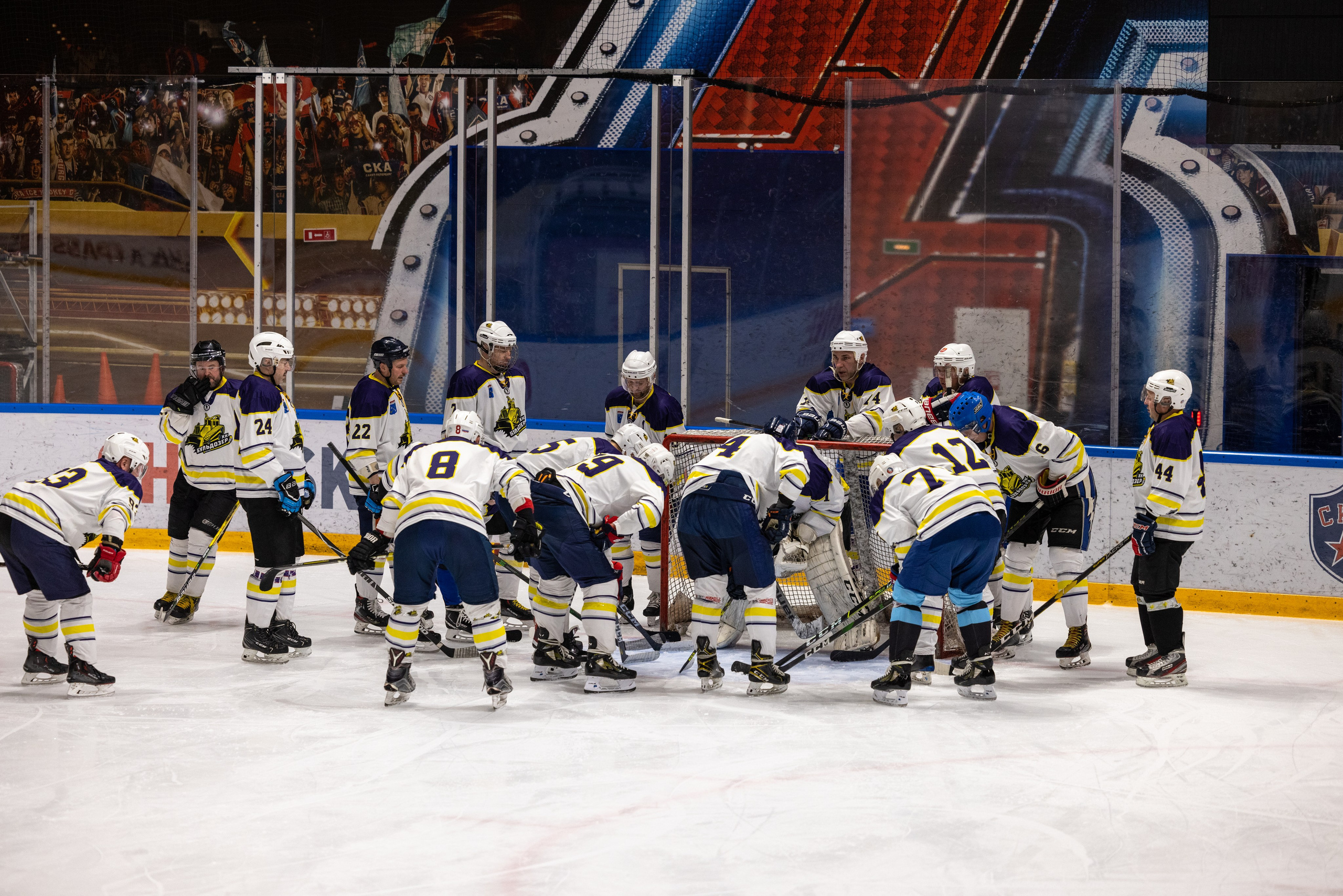 Бульдозер vs. LR-строй. Фотограф Александр Заломаев