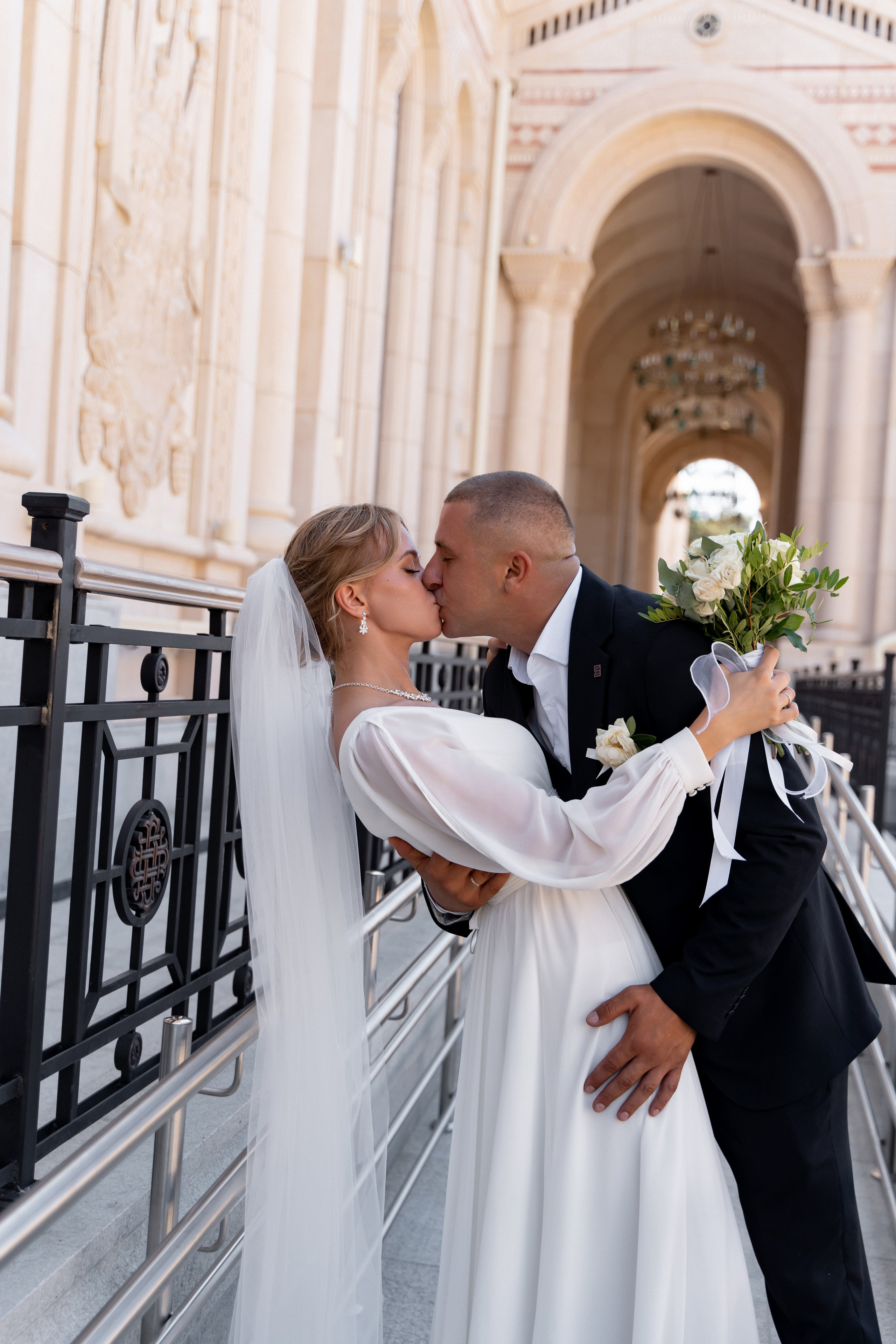 Свадебная прогулка Новый Херсонес. Свадебный и семейный фотограф в Севастополе и в Крыму
