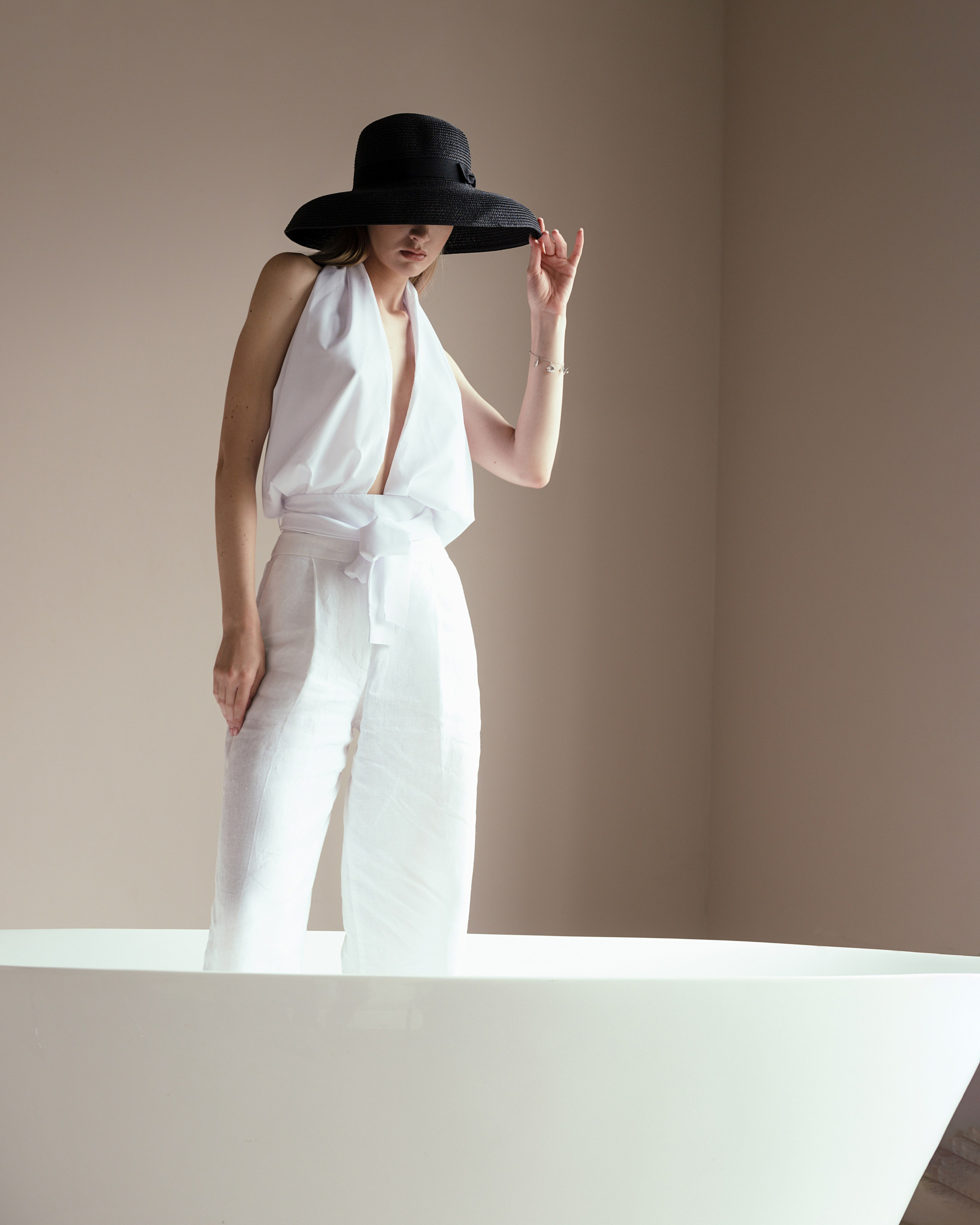 Съемка для бренда верхней одежды. Предметный фотограф Москва Кожаева Елена