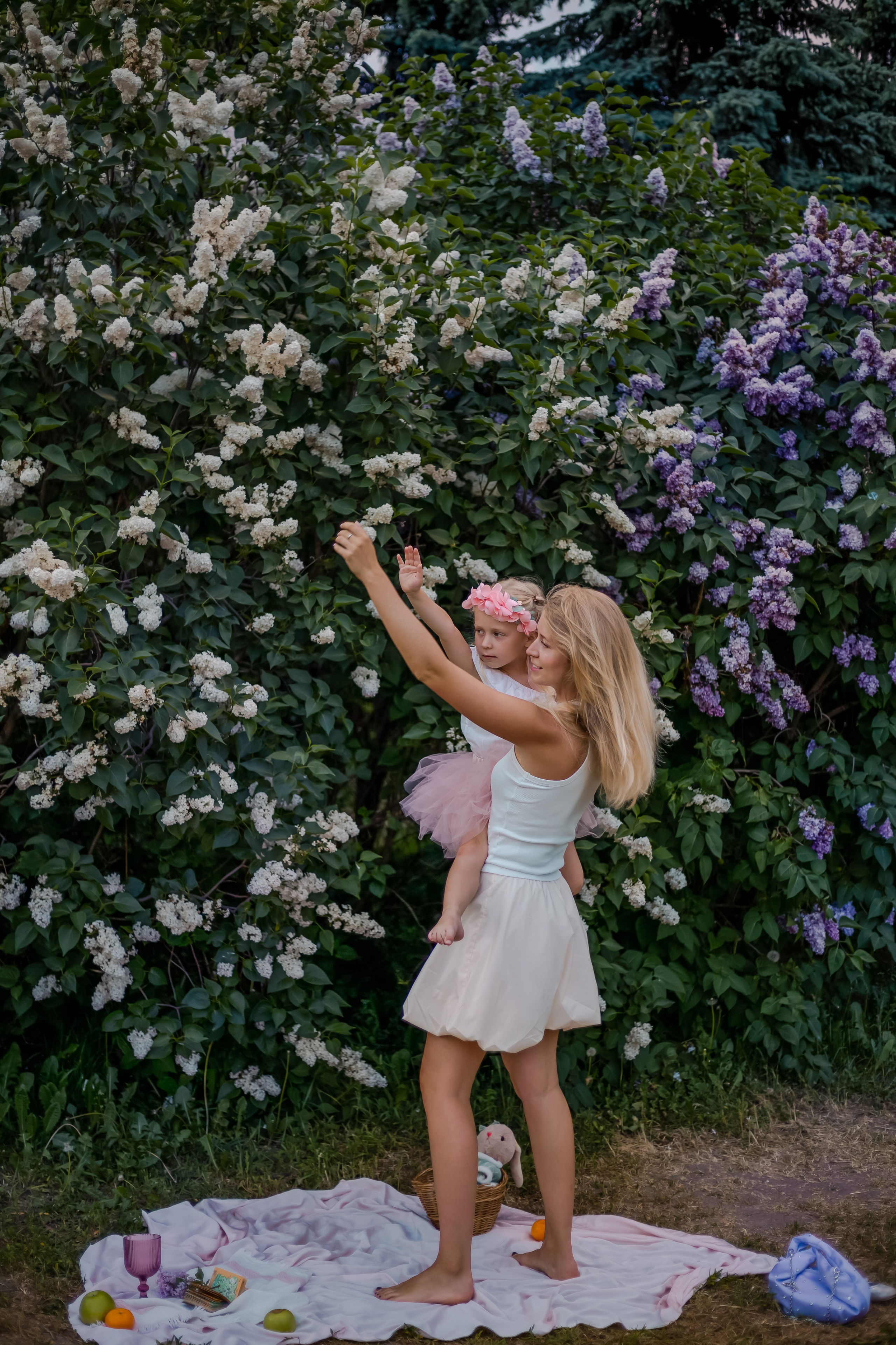 Сиреневый сад. Семейный фотограф в Москве и МО Варвара Шаранова