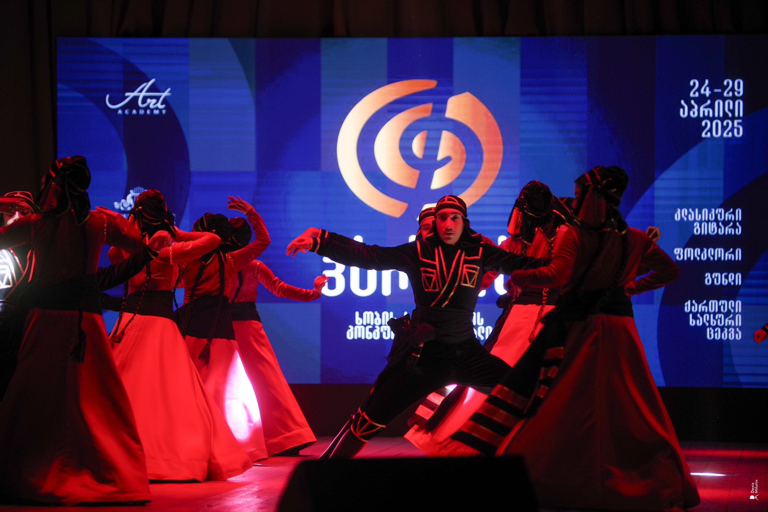 Танцы в Хоби. Портретный фотограф Денис Милютин