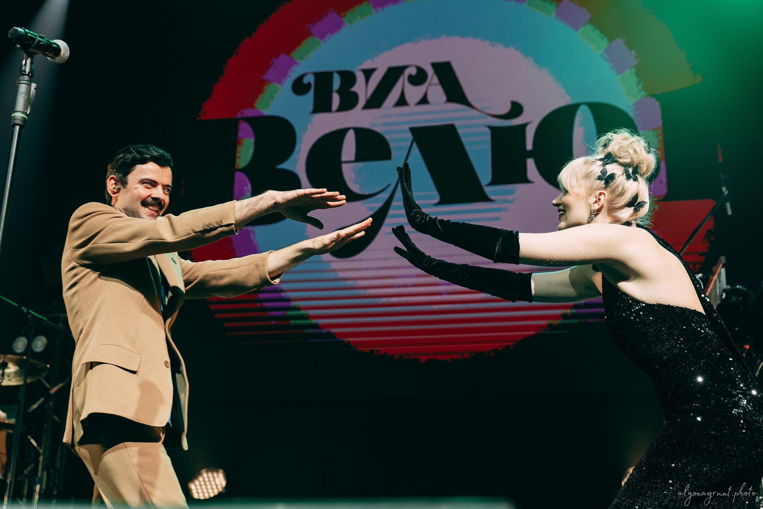 ВИА Велюр, фоторепортаж, СПб, BASE, 14.12.2025. Алена Адрианова: фотограф в Санкт-Петербурге