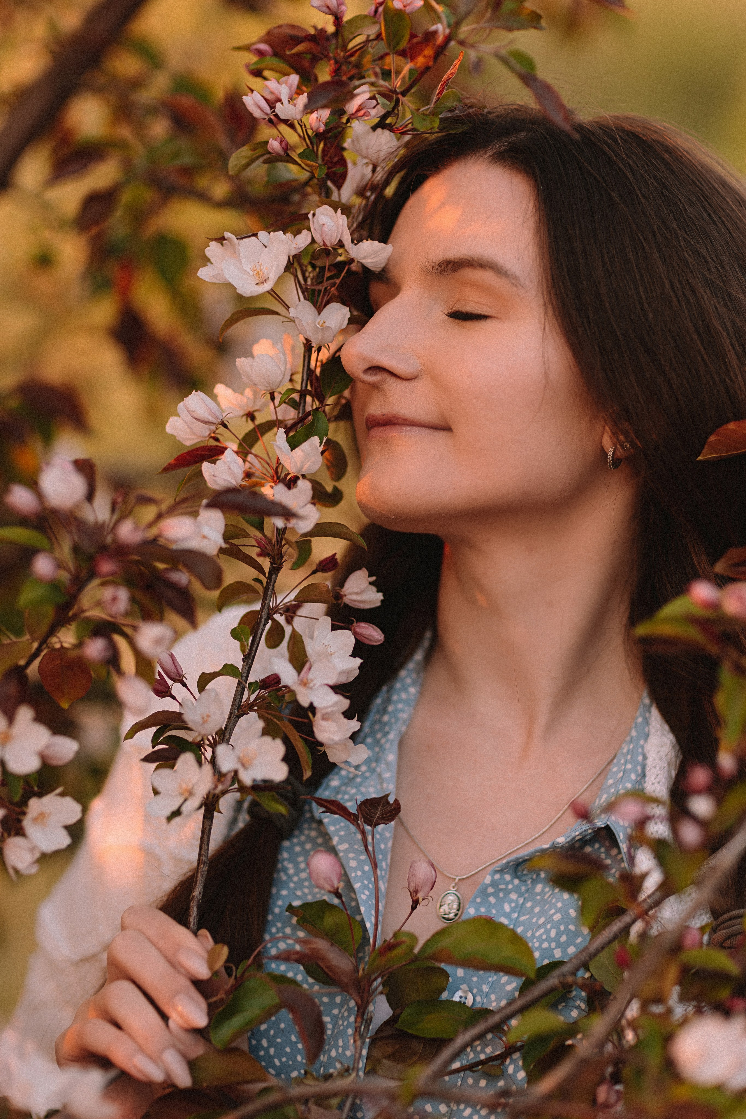 Яблони. Семейный фотограф Тюмень, фотограф на роды Салмина Мария