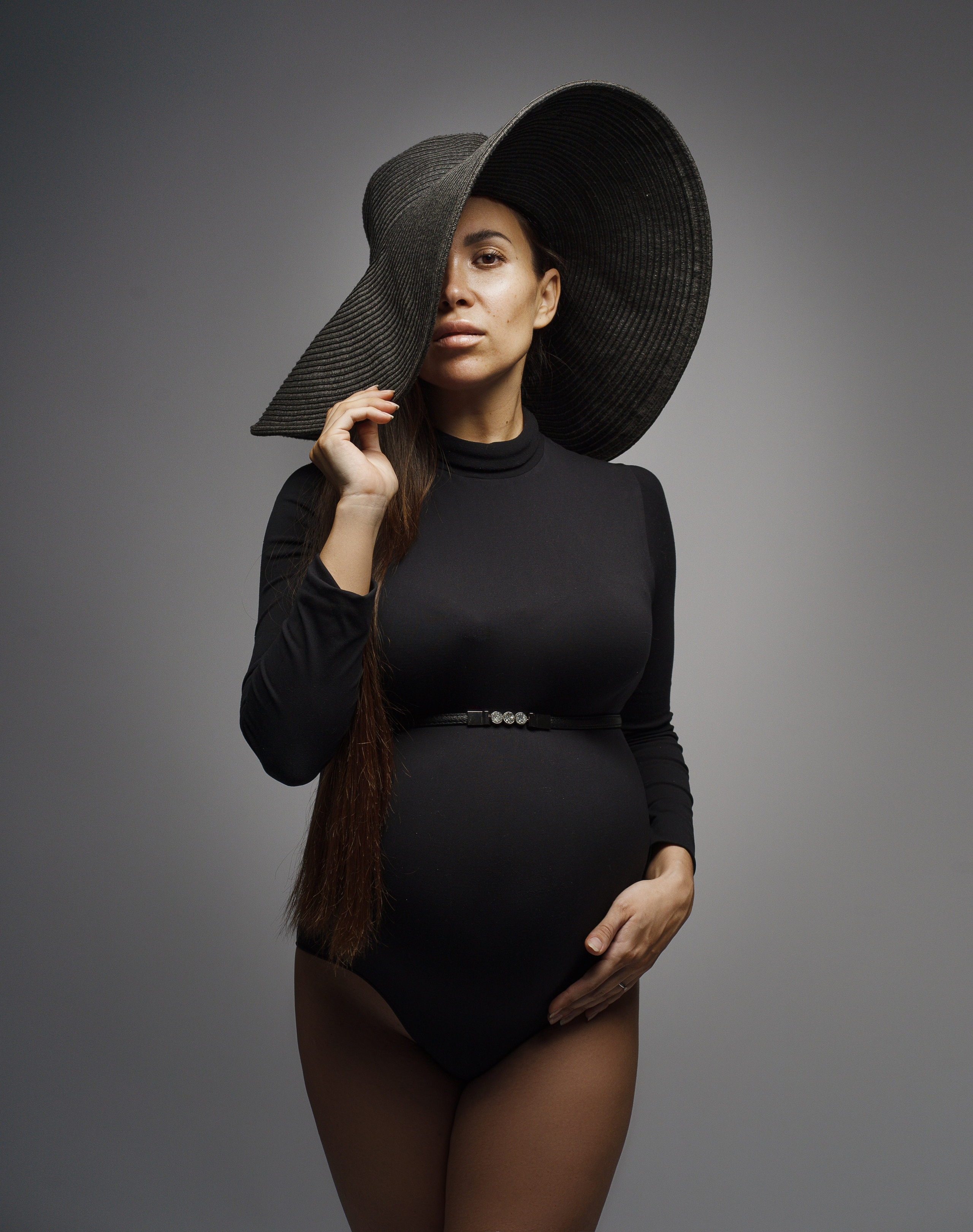 Pregnancy photoshoot. Professional retoucher Aliya Sultanova