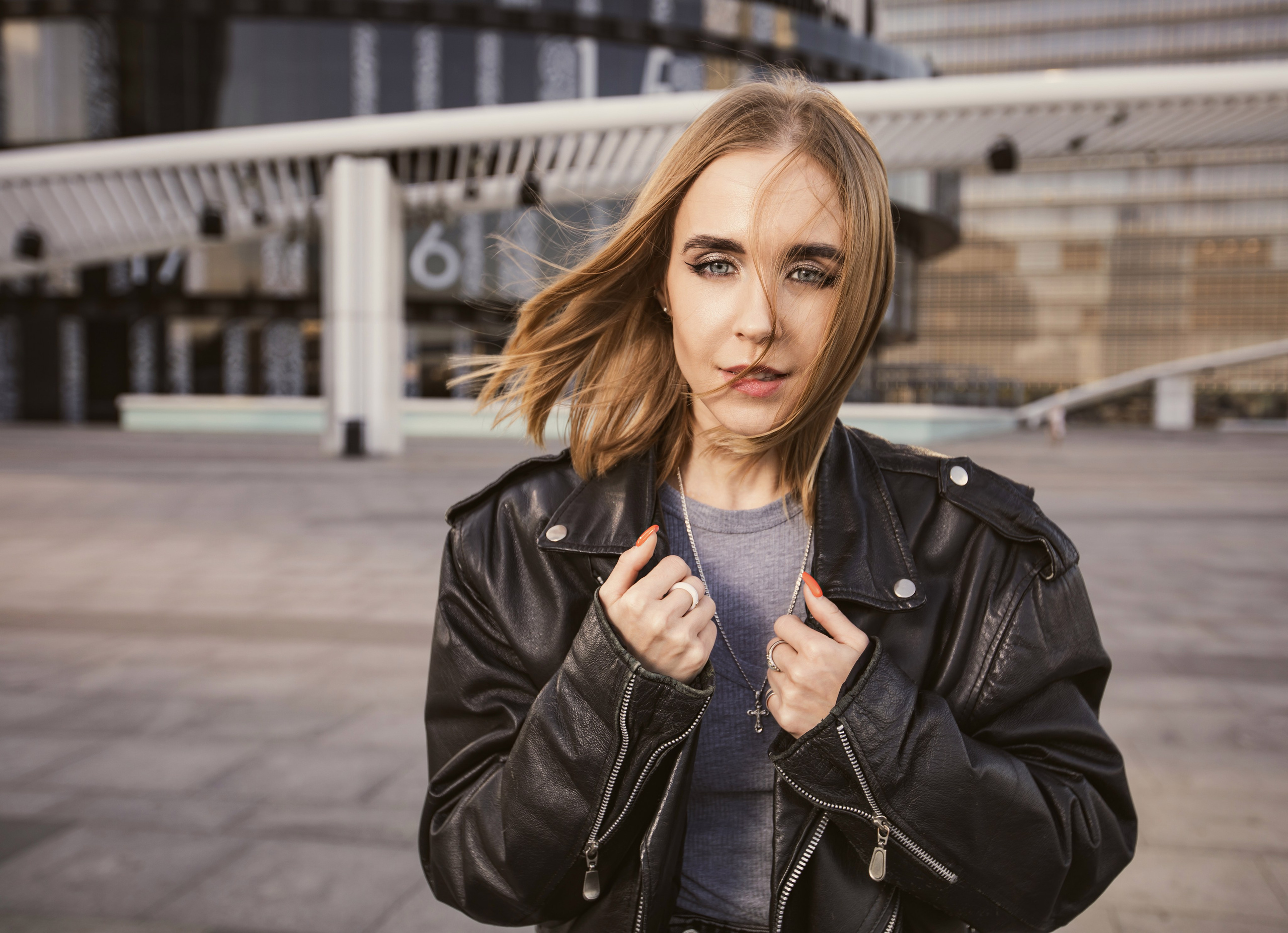 Фотосъемка для маркетплейсов с моделью в Москве и Московской области. Фотостудия в Москве LUXARTPHOTO