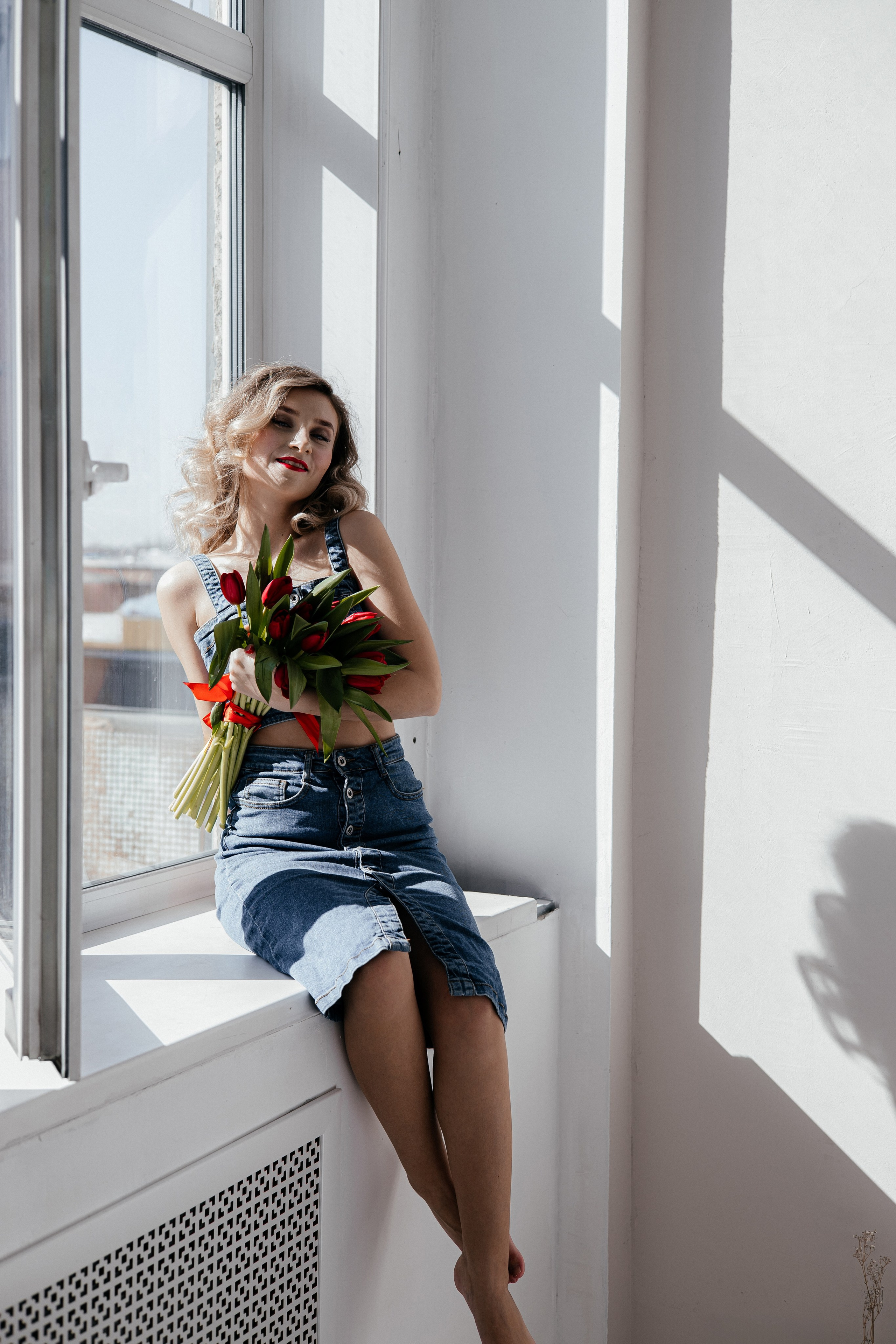 Анна. Красные тюльпаны