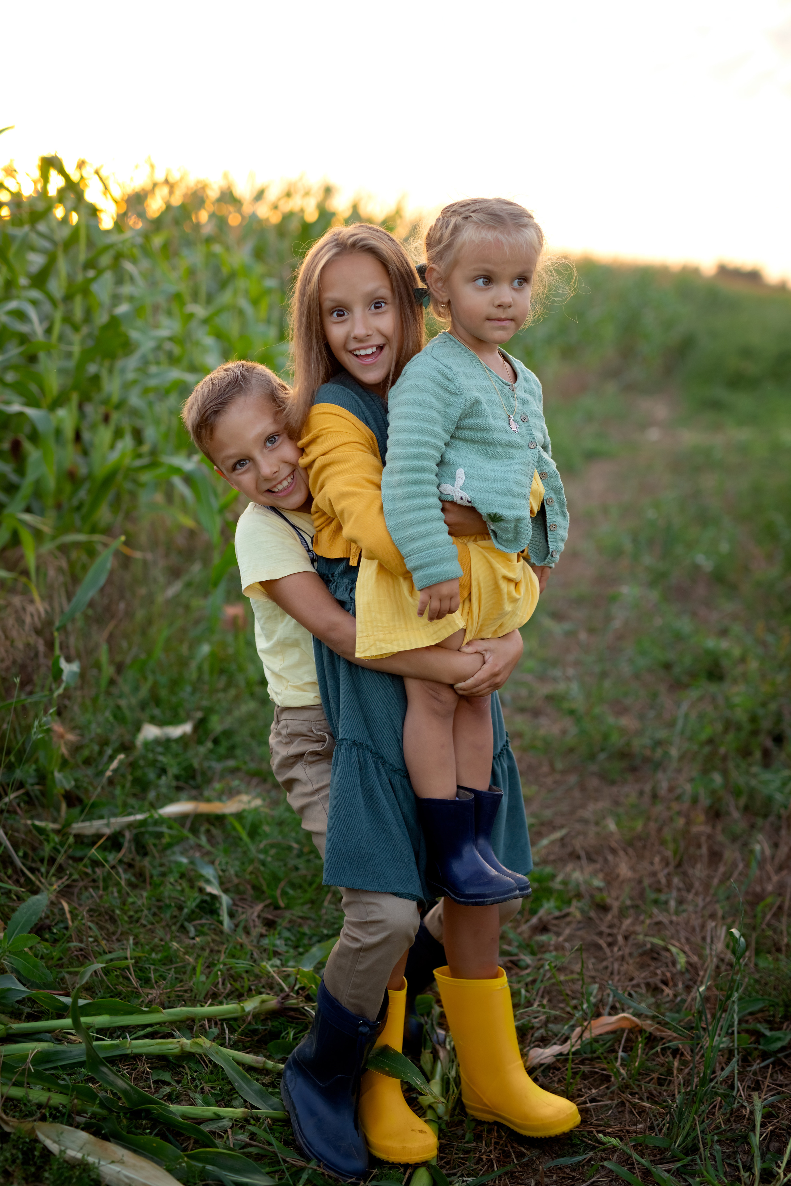 Эмоции, что может быть важней на детской фотосесии. Фотокомпания «Алые паруса» выпускные альбомы Москва и МО
