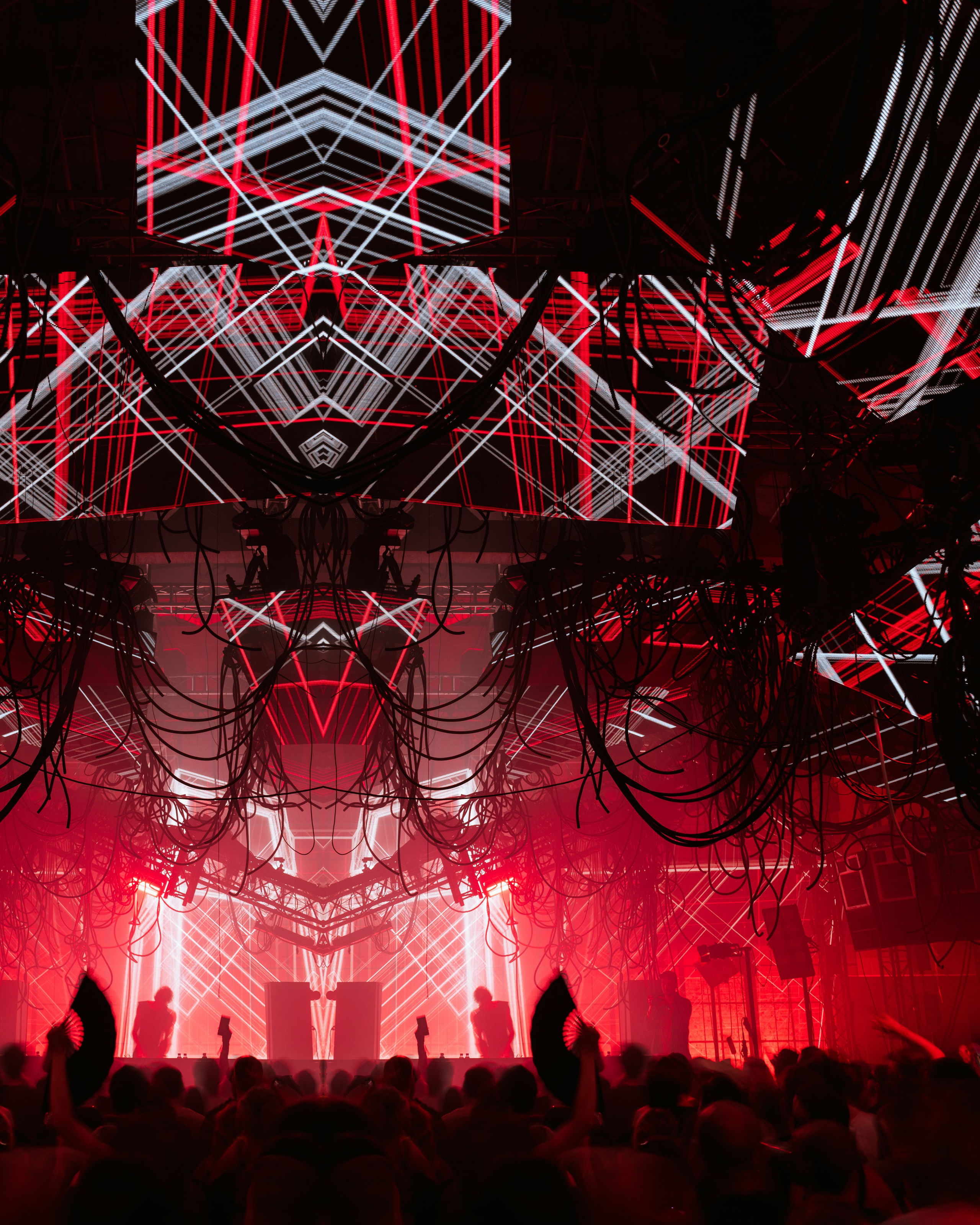 Outline 2024. @tomrus: Рустам Шагиморданов — фотограф