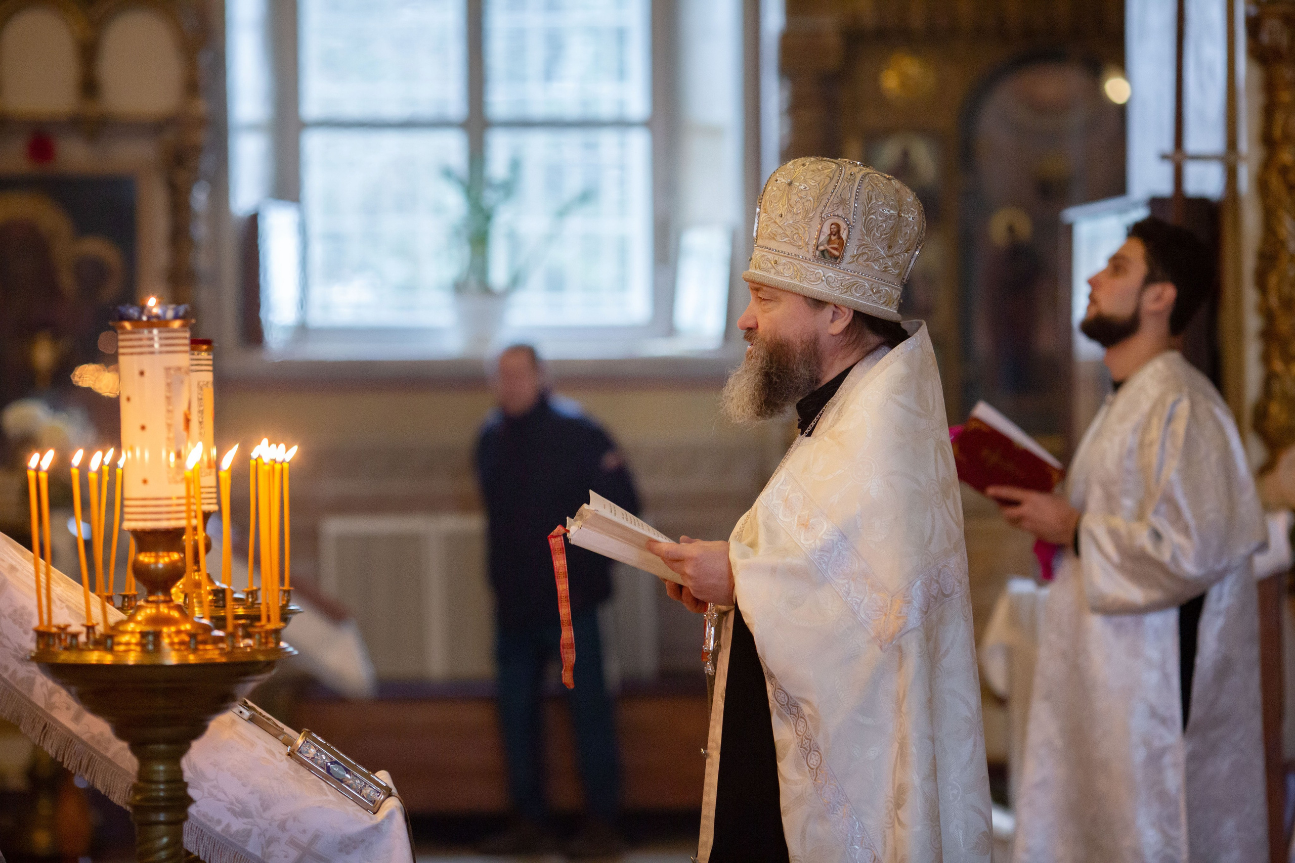 Венчание Дмитрий и Елена Воскресенский храм. Семейный и детский фотограф Анна Петракова