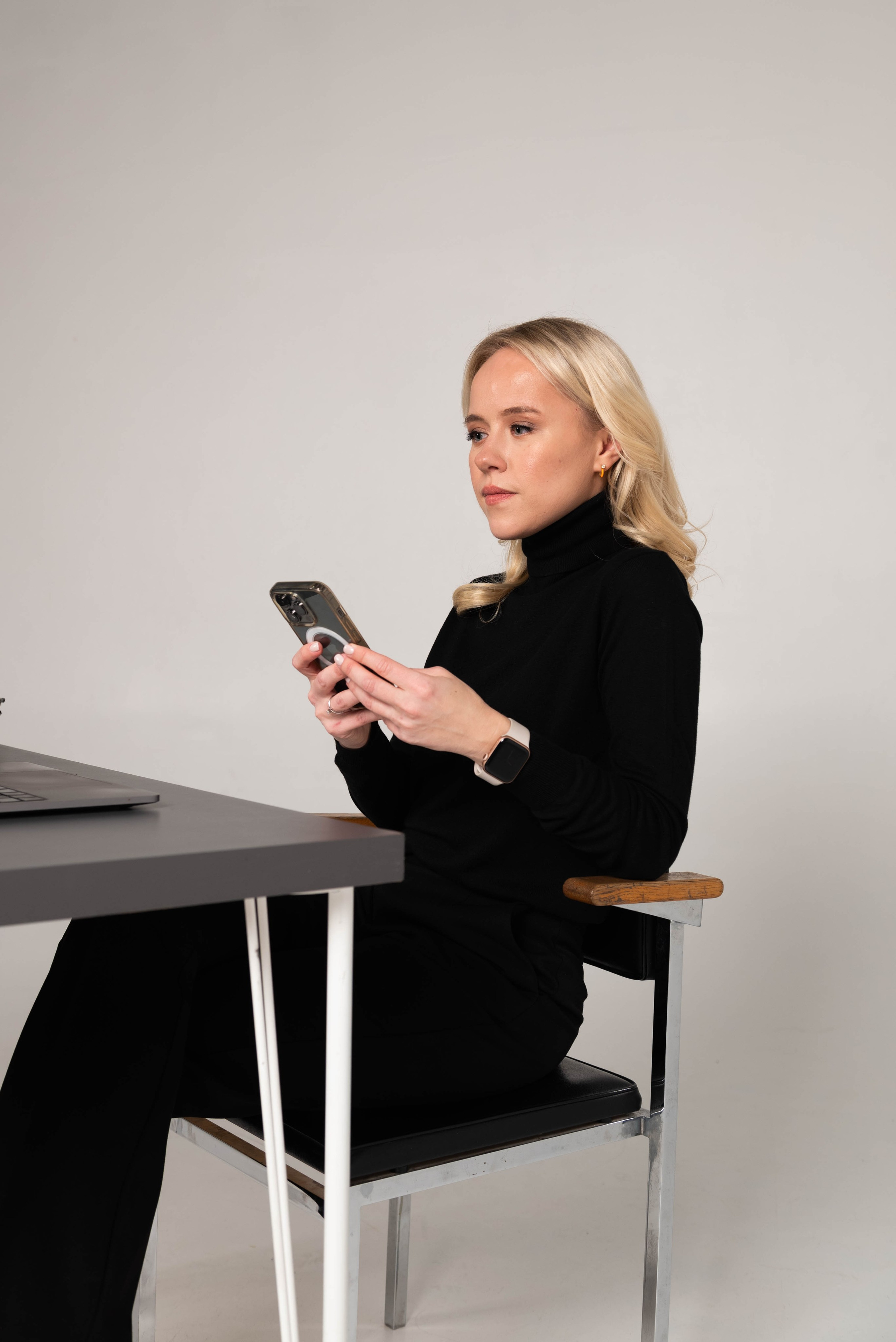 Полина Возиян (съемка для блога юриста @ation.law). Фотограф Москва Настя Профотовна. Репортажные, свадебные и контент фотосессии