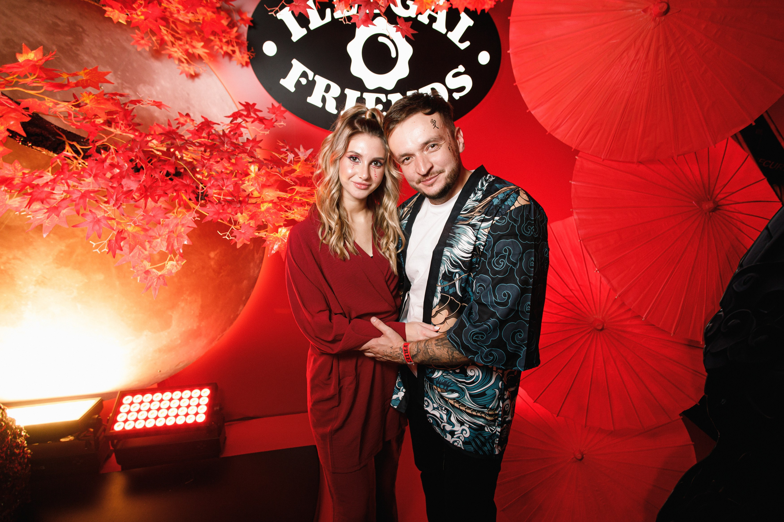 ILLEGAL FRIENDS | ASIA. СВОИ. ФОТООТЧЕТЫ-СОБЫТИЯ-МЕСТА