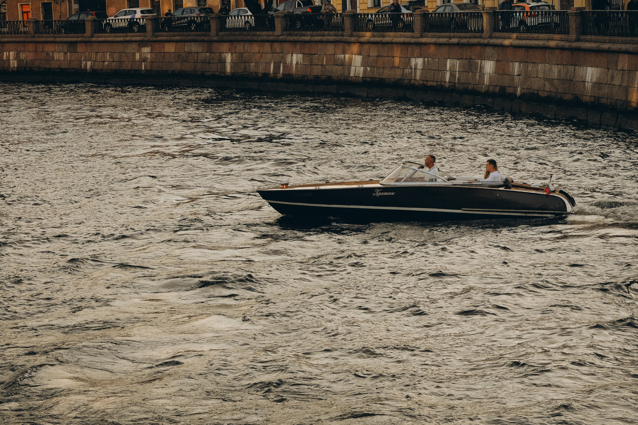 СВАДЕНБНАЯ СЬЕМКА НА КАТЕРЕ ПО КАНАЛАМ САНКТ-ПЕТЕРБУРГА И В АКВАТОРИИ НЕВЫ. Профессиональный фотограф, Санкт-Петербург — Виктория Богомолова