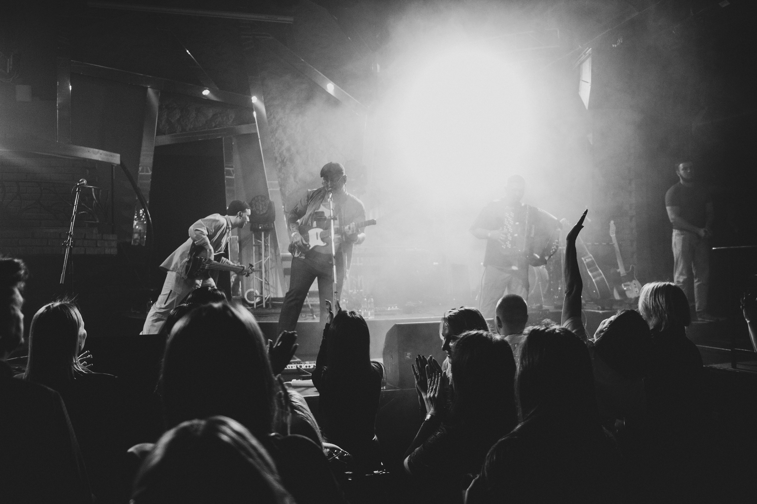 Дэммит Томаз. Фотограф для музыкантов, фотограф на концерт, концертный фотограф, съемка концерта, бэкстейдж фотограф