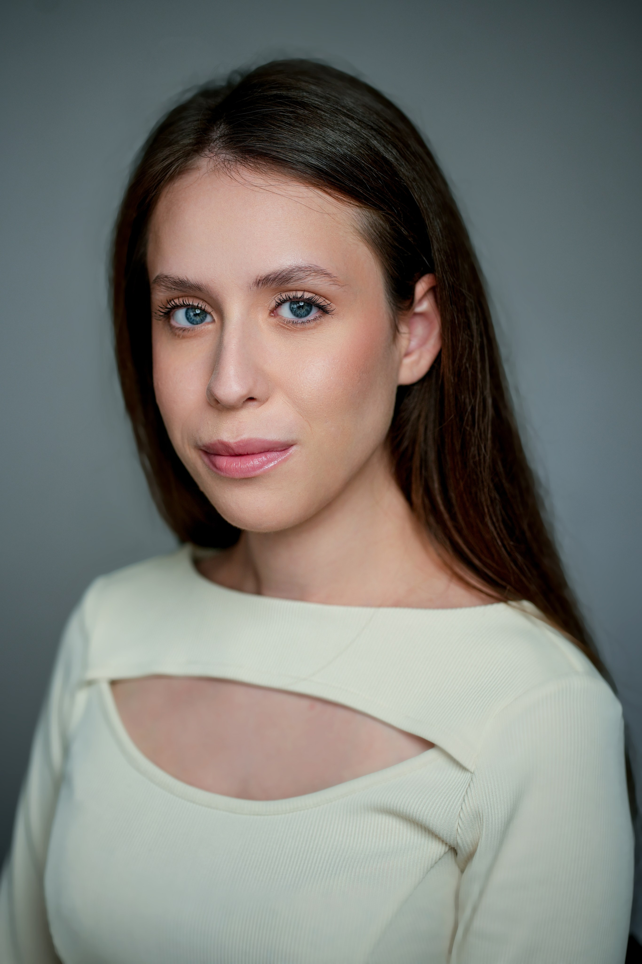 Актриса Софья Горячкина. Портретная съемка в Москве, студийный фотограф Игорь Фомин