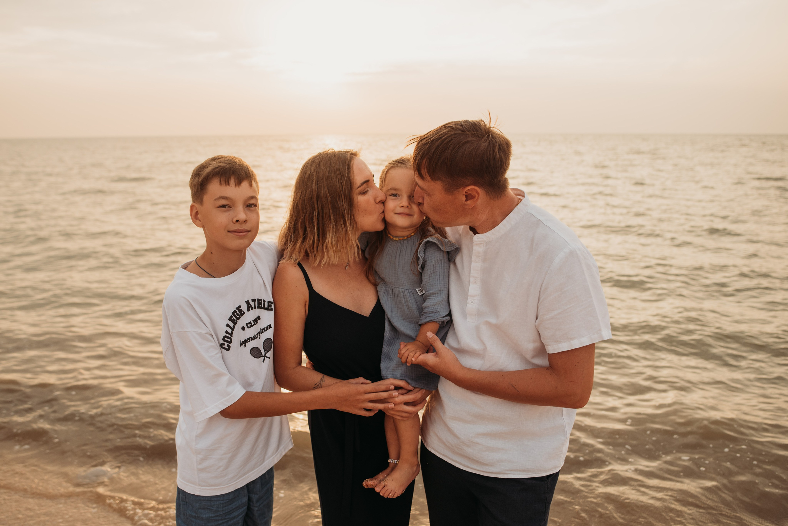 Прогулка на косе. Детский и семейный фотограф выпускной альбом Приморско-Ахтарск