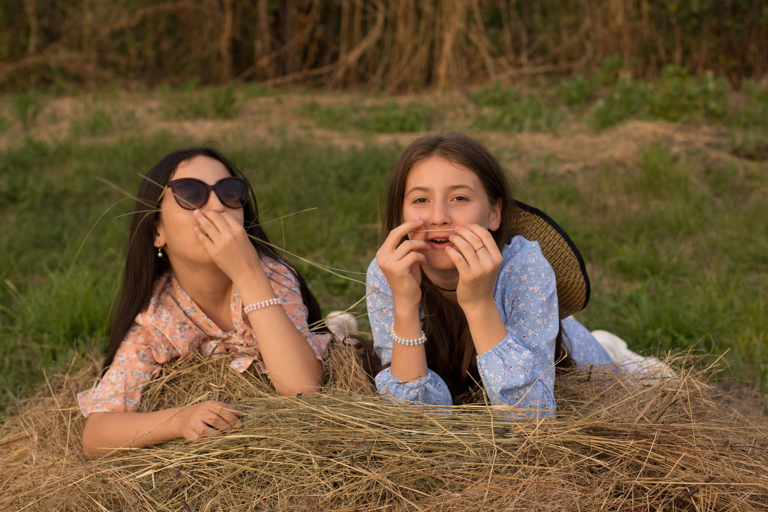 Подружки). Школьный фотограф в г. Нальчик Галимат Абитова
