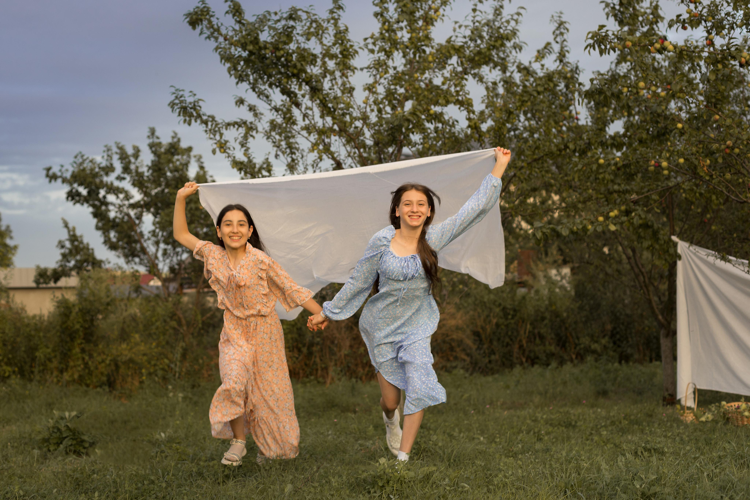 Подружки). Школьный фотограф в г. Нальчик Галимат Абитова