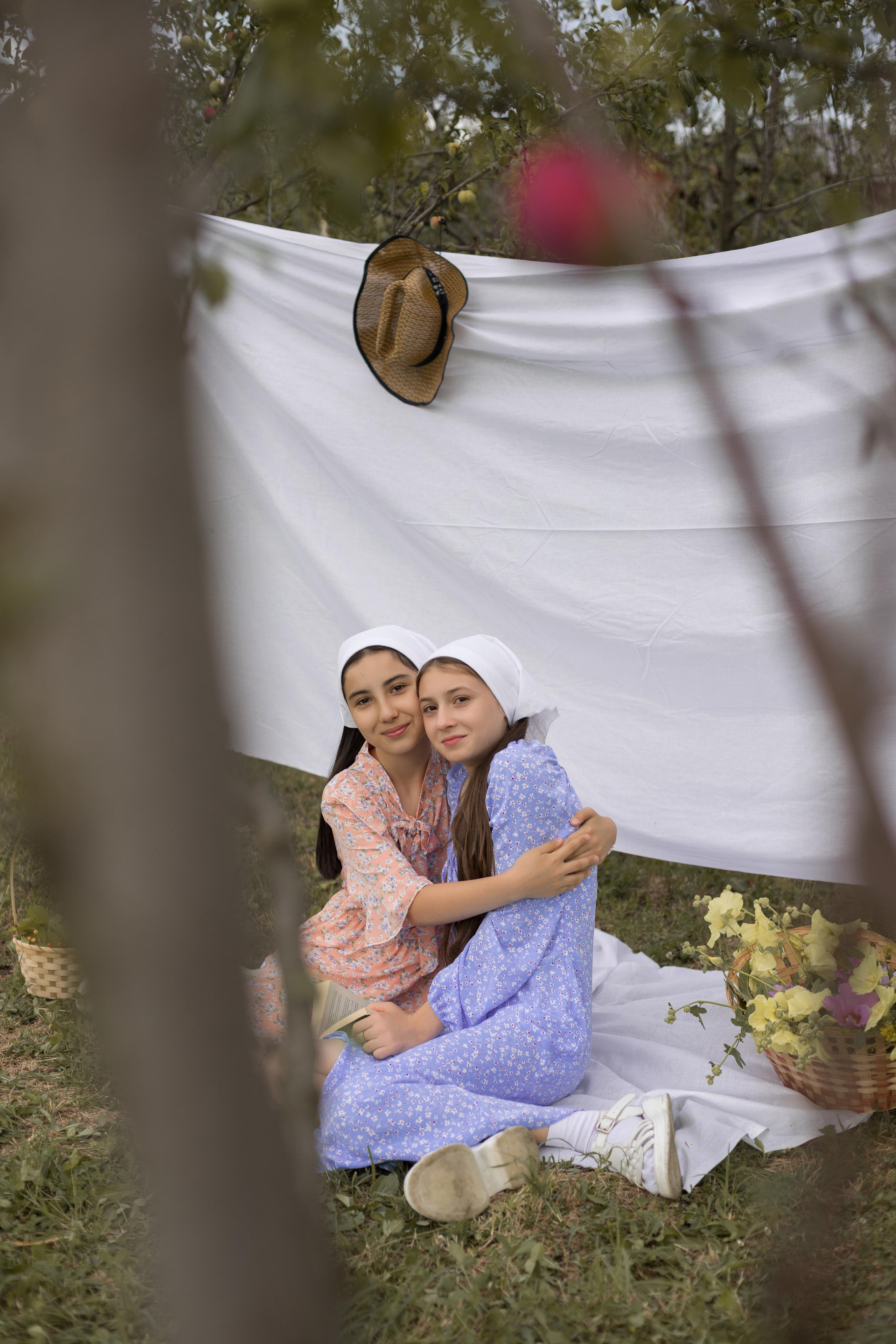 Подружки). Школьный фотограф в г. Нальчик Галимат Абитова