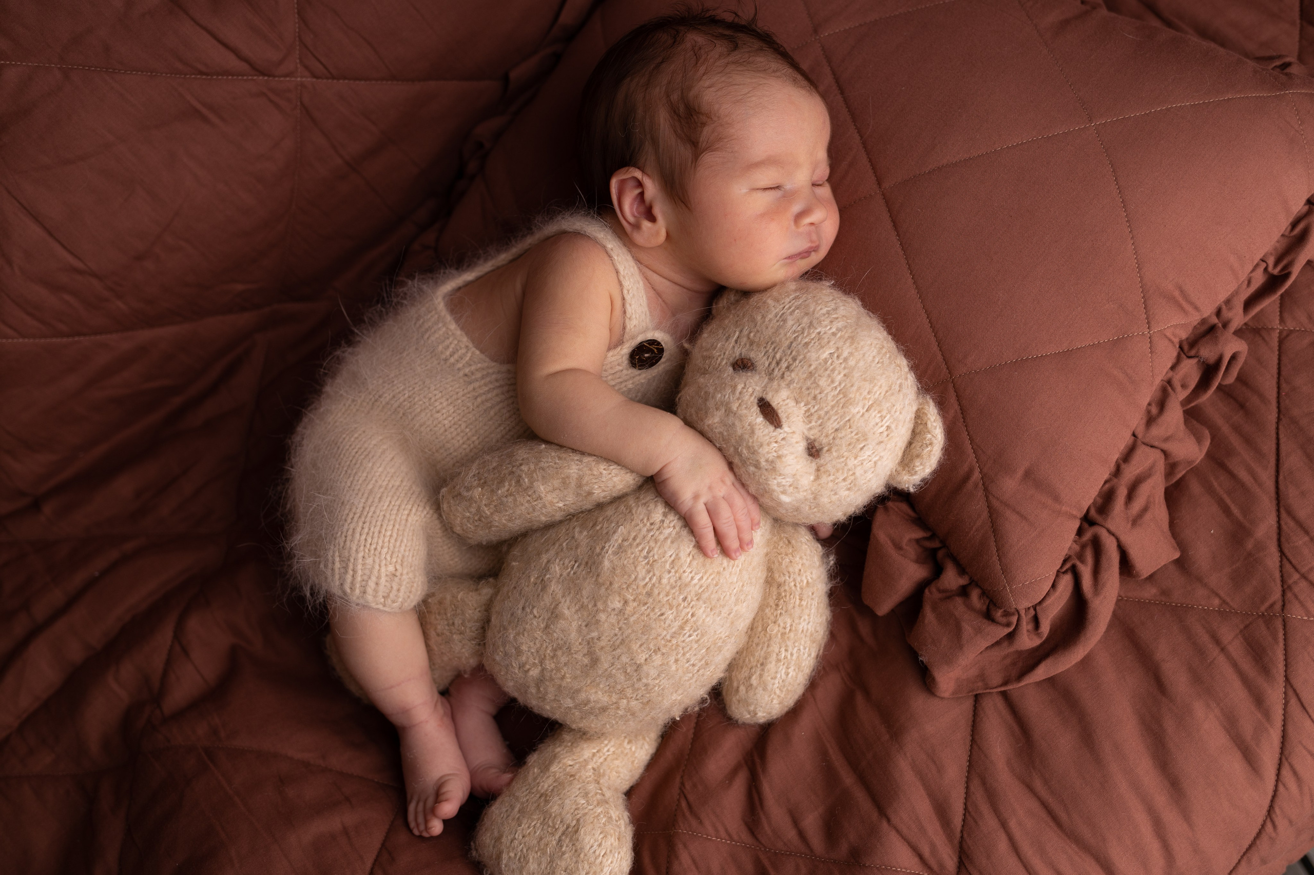 Newborn съемка в стиле Лайф. Фотограф новорожденных малышей в Омске и Омской области Эльвира Камаева