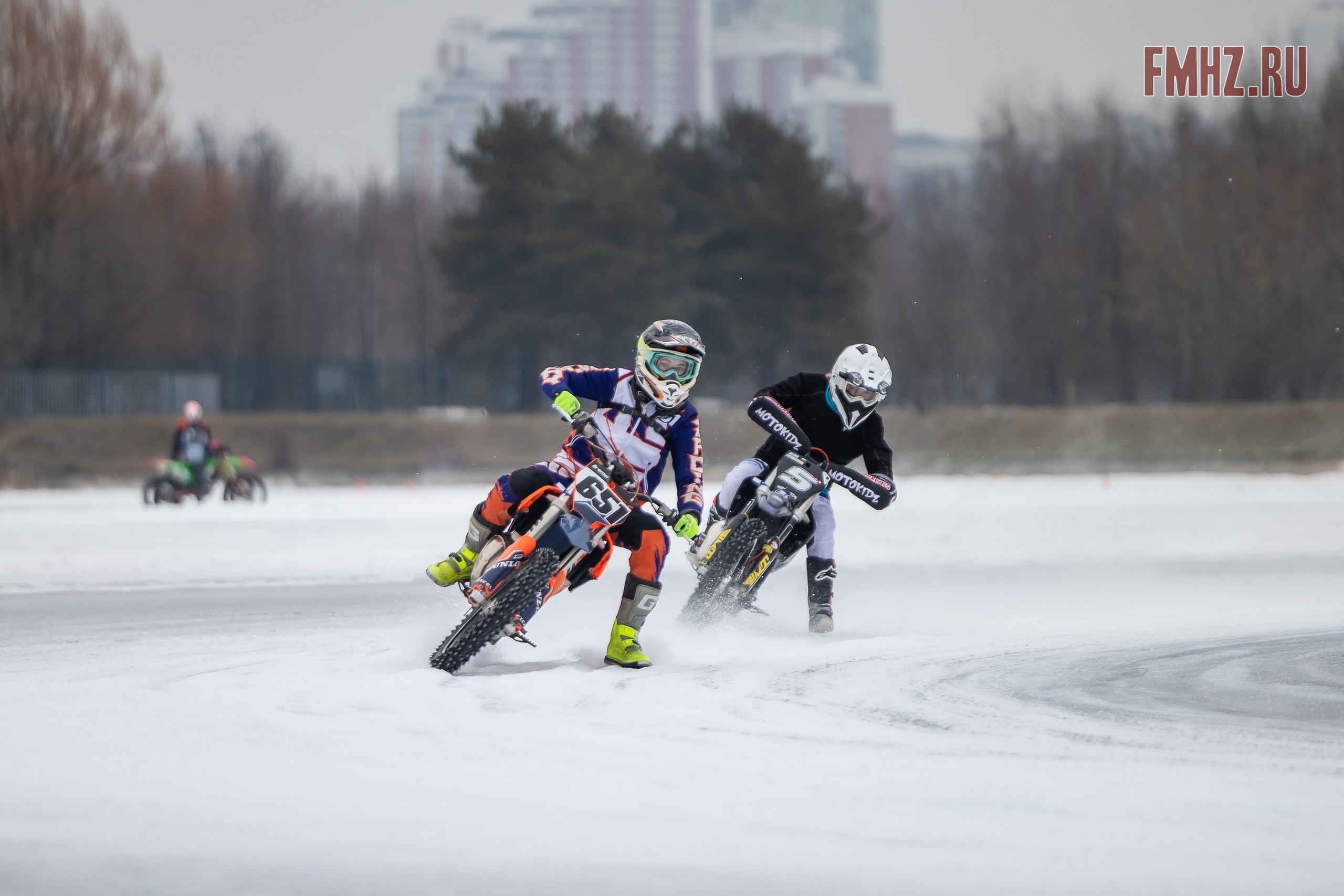 Первый этап Кубка МФР по мотокроссу на льду Большого Крылатского пруда в Москве. 8 февраля 2025 г. Фотограф Владимир Охрименко