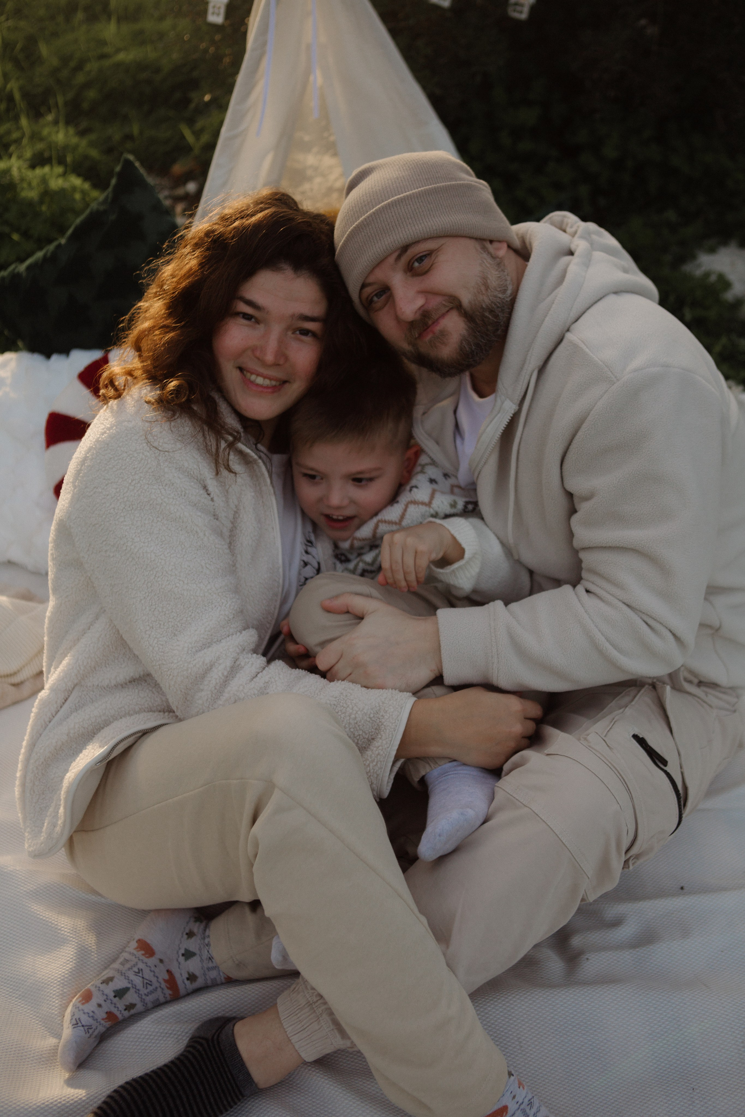 Anton + Nastya & Kirill. Portrait, family and pet photographer in Cyprus, Ksenia Bourdelle