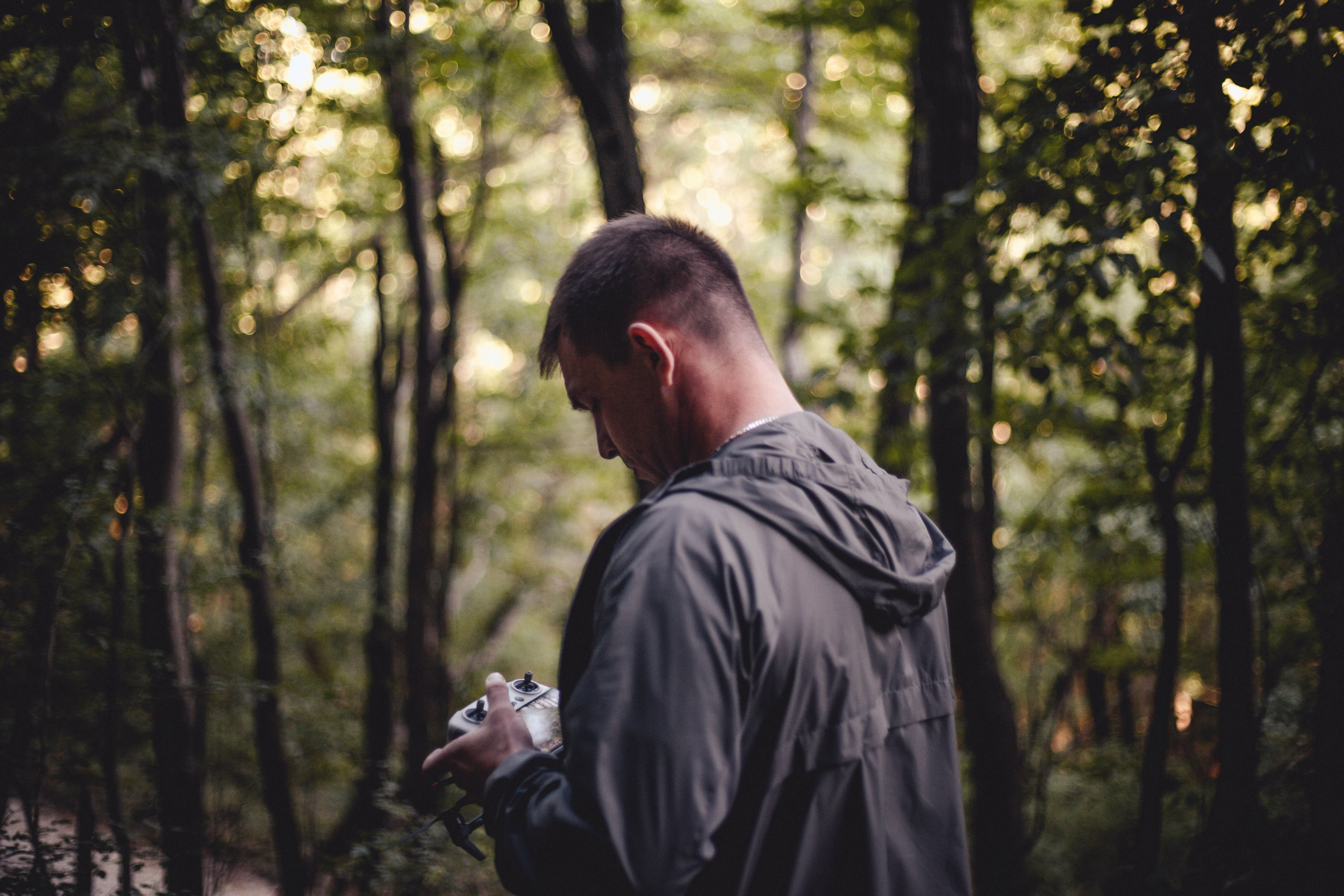Клип. Уличный фотограф Города N