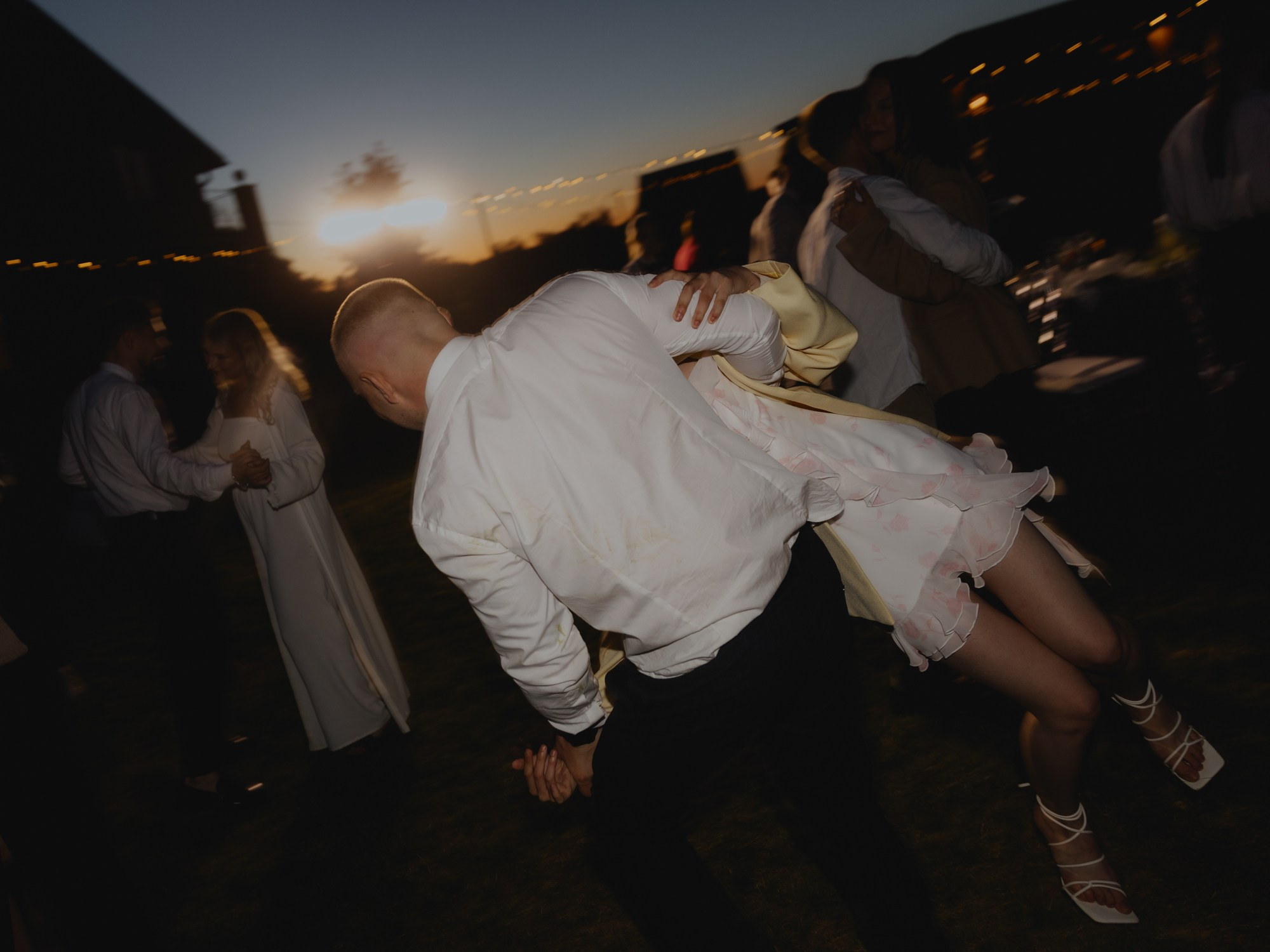 Лиза и Илья (полный день). Свадебные фотографы в Гомеле и Минске Сергей и Анастасия Фещенок