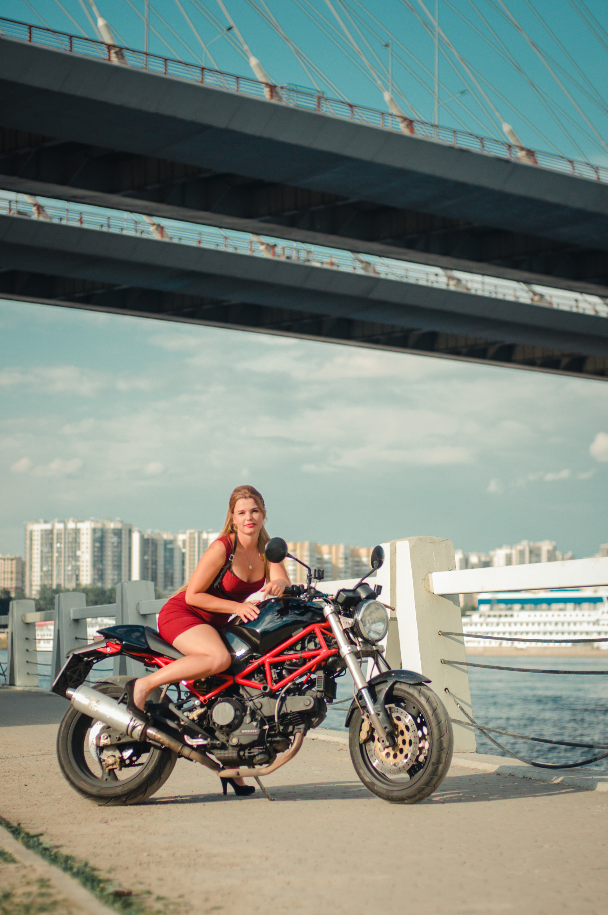 Дарья. Вантовый мост. Фотограф в Санкт-Петербурге и Ленинградской области