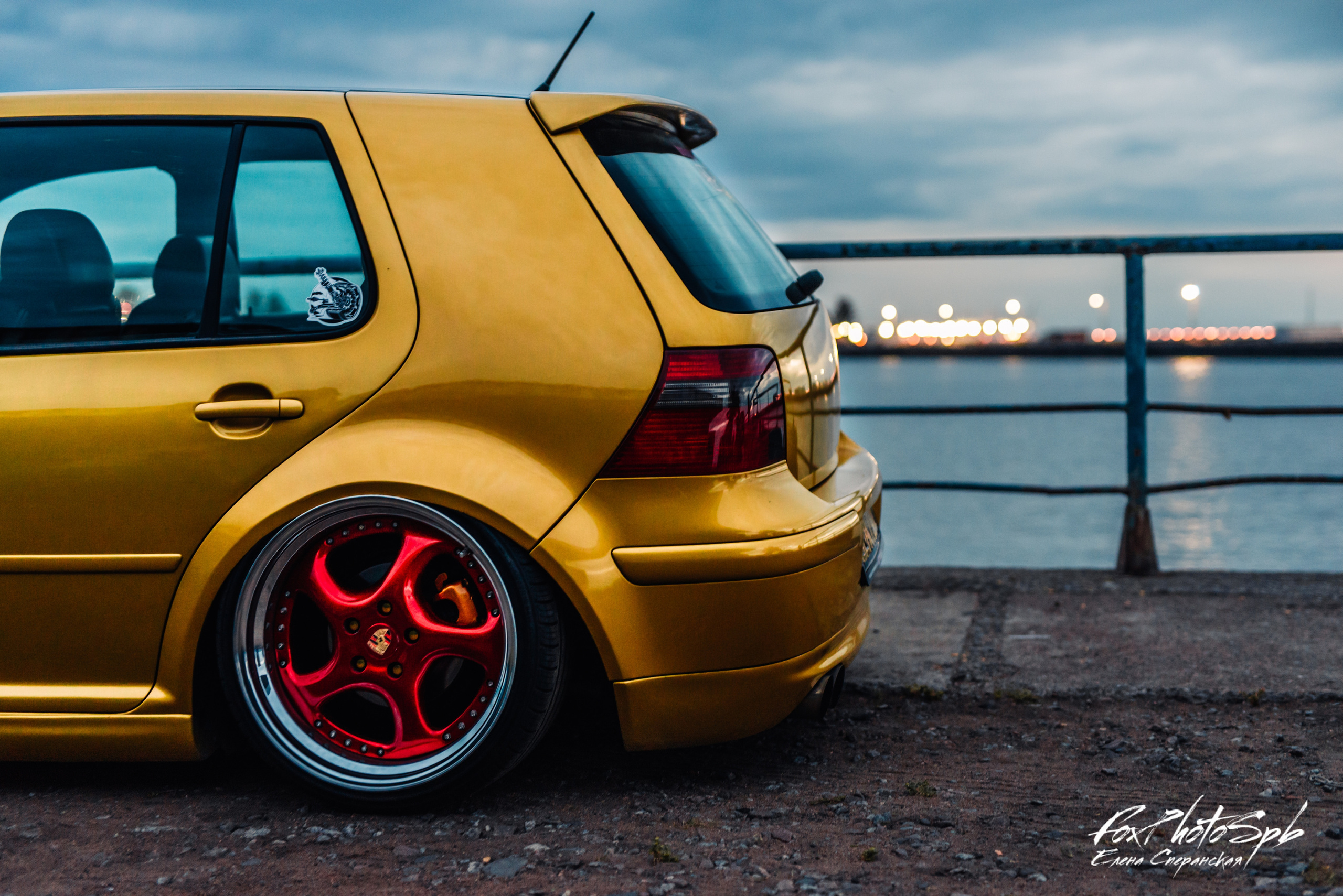 Volkswagen Golf Lemonade. Фотограф в Санкт-Петербурге и Ленинградской области