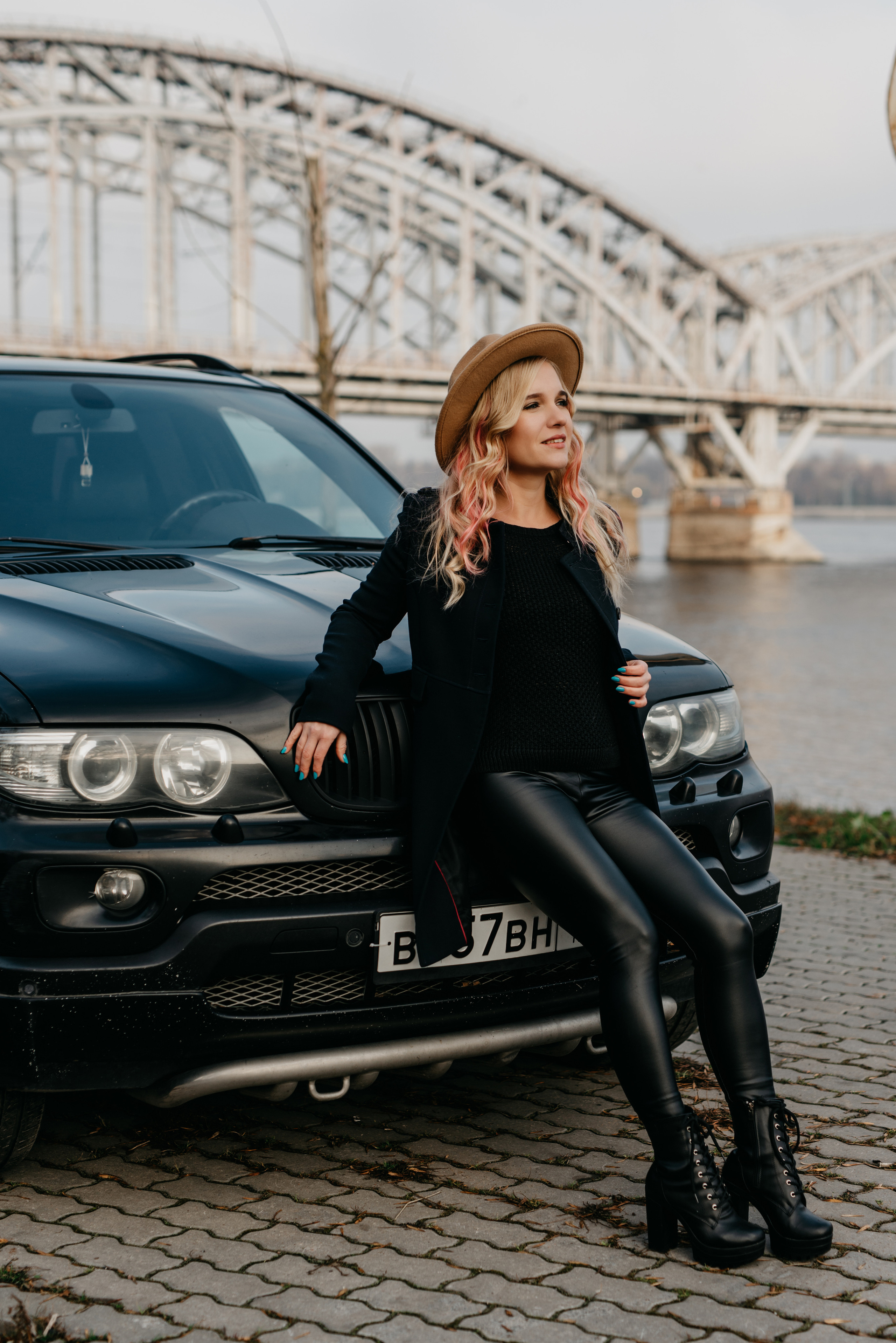Юлия и BMW X5. Фотограф в Санкт-Петербурге и Ленинградской области