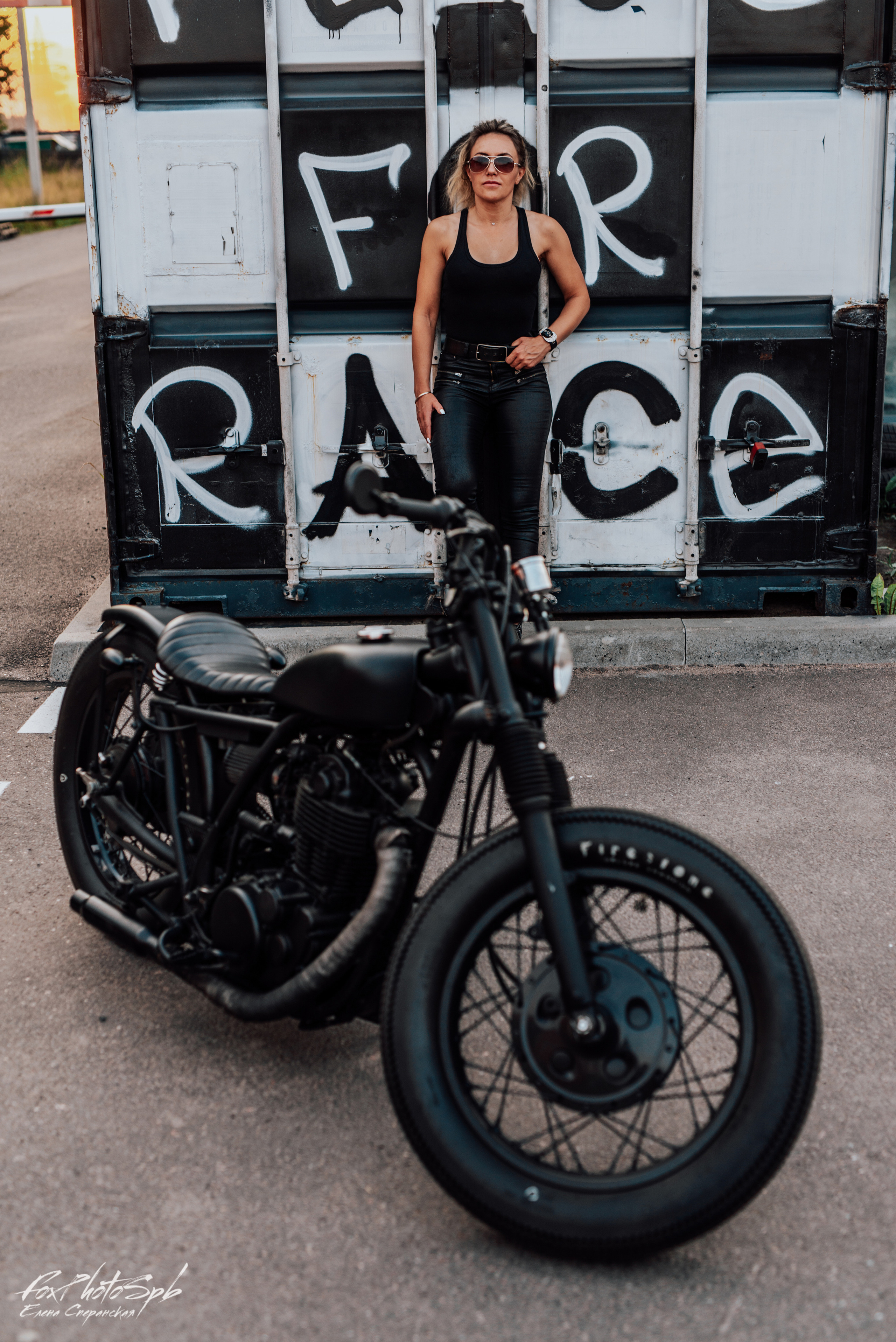 Ольга и Custom Moto. Фотограф в Санкт-Петербурге и Ленинградской области