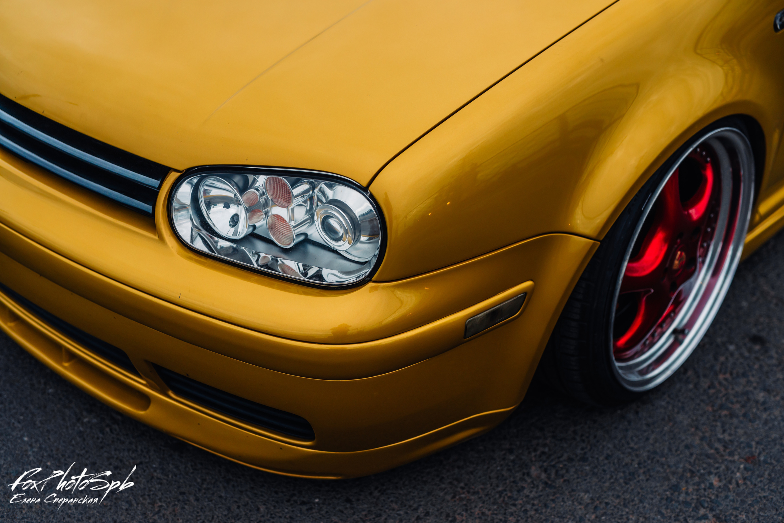 Volkswagen Golf Lemonade. Фотограф в Санкт-Петербурге и Ленинградской области