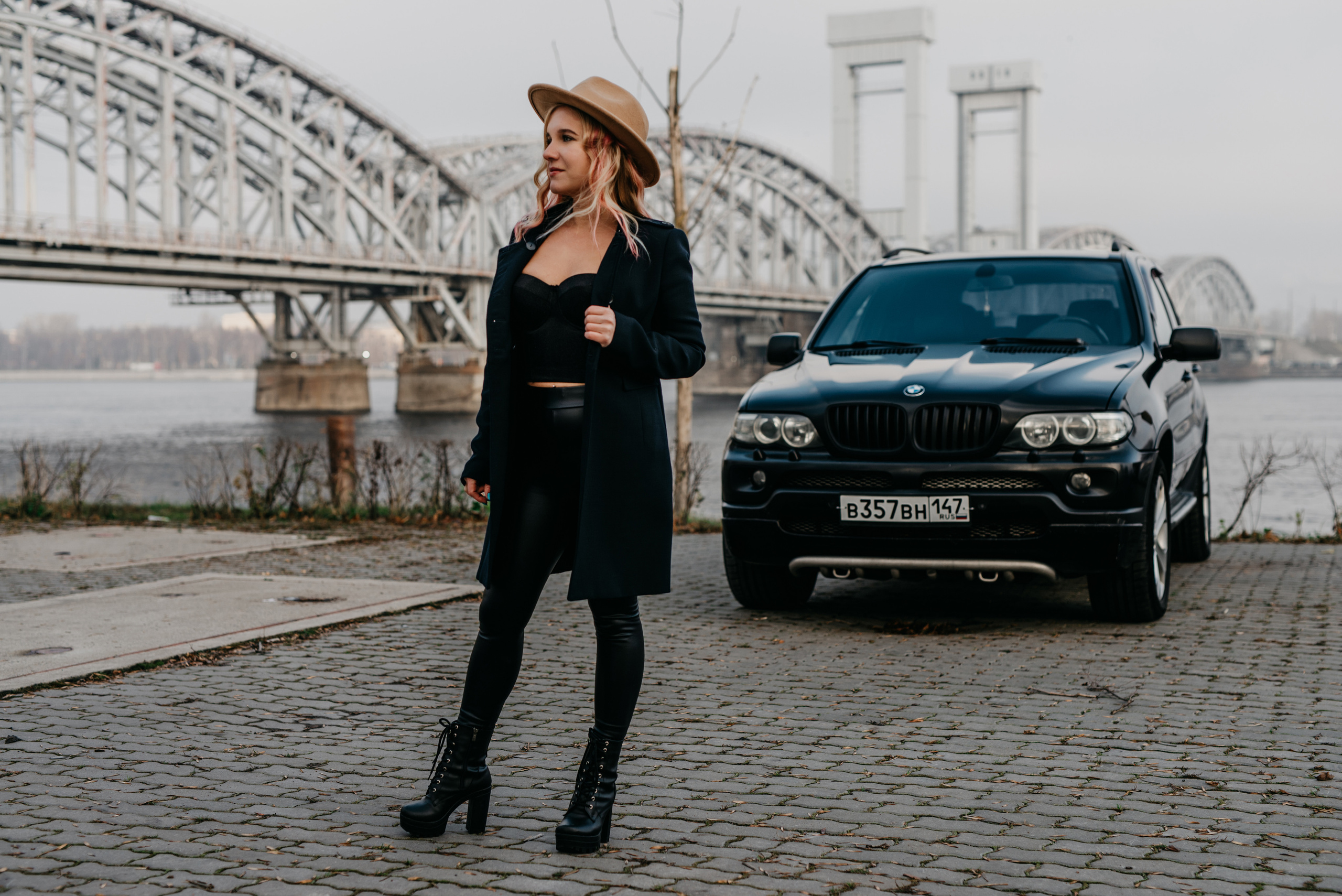 Юлия и BMW X5. Фотограф в Санкт-Петербурге и Ленинградской области