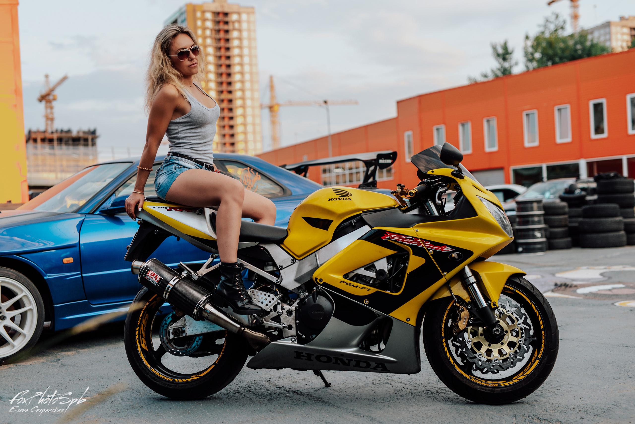 Ольга и HONDA CBR. Фотограф в Санкт-Петербурге и Ленинградской области
