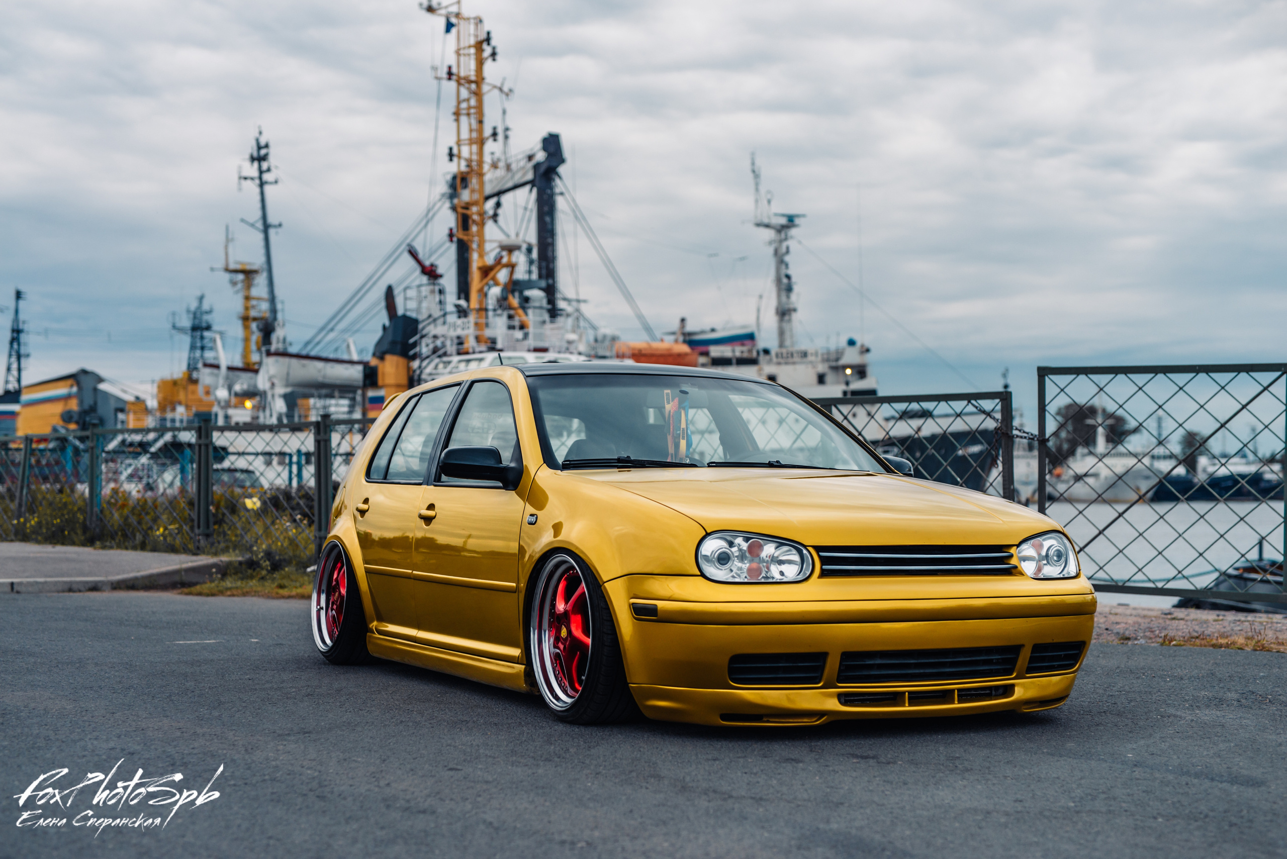 Volkswagen Golf Lemonade. Фотограф в Санкт-Петербурге и Ленинградской области