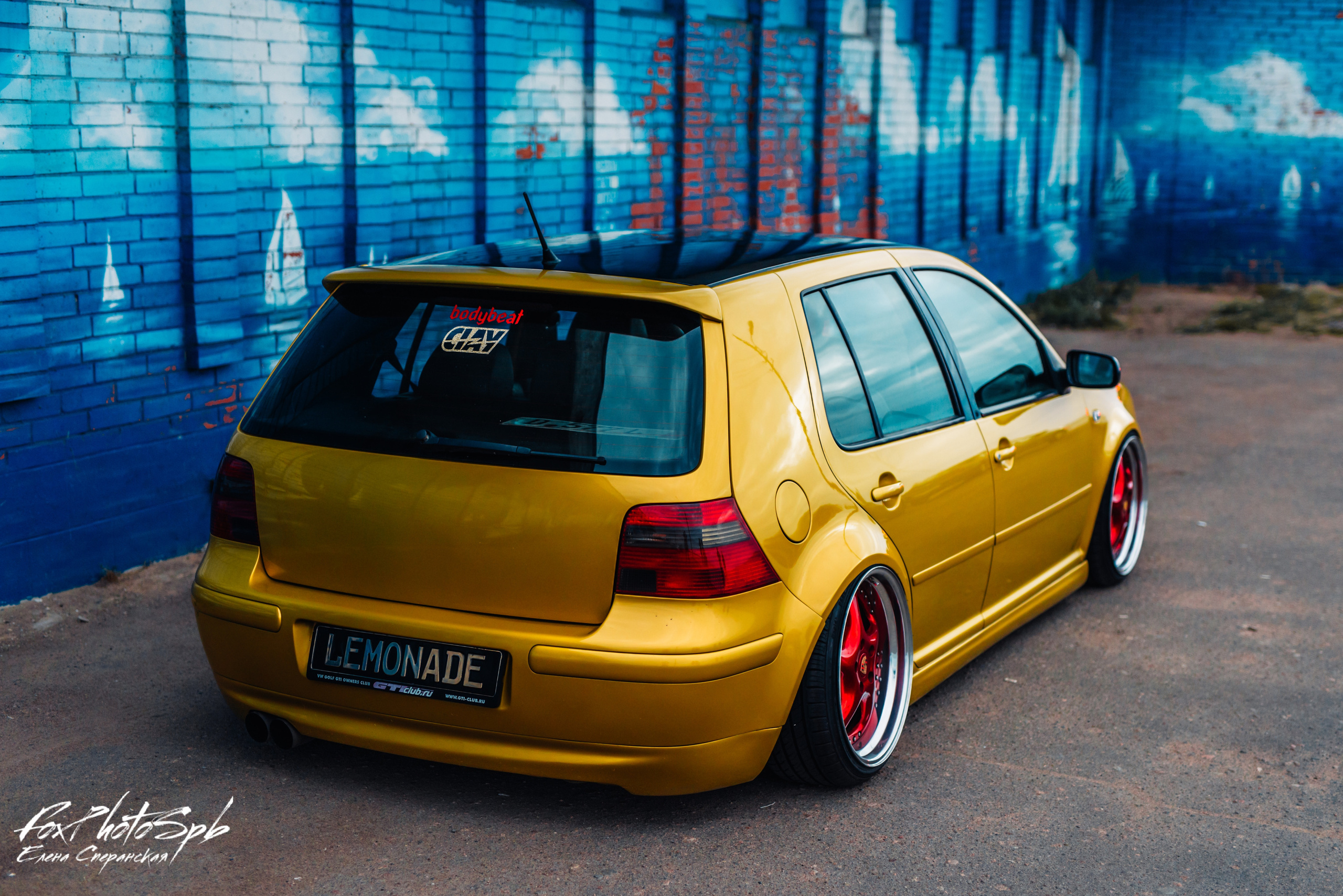 Volkswagen Golf Lemonade. Фотограф в Санкт-Петербурге и Ленинградской области