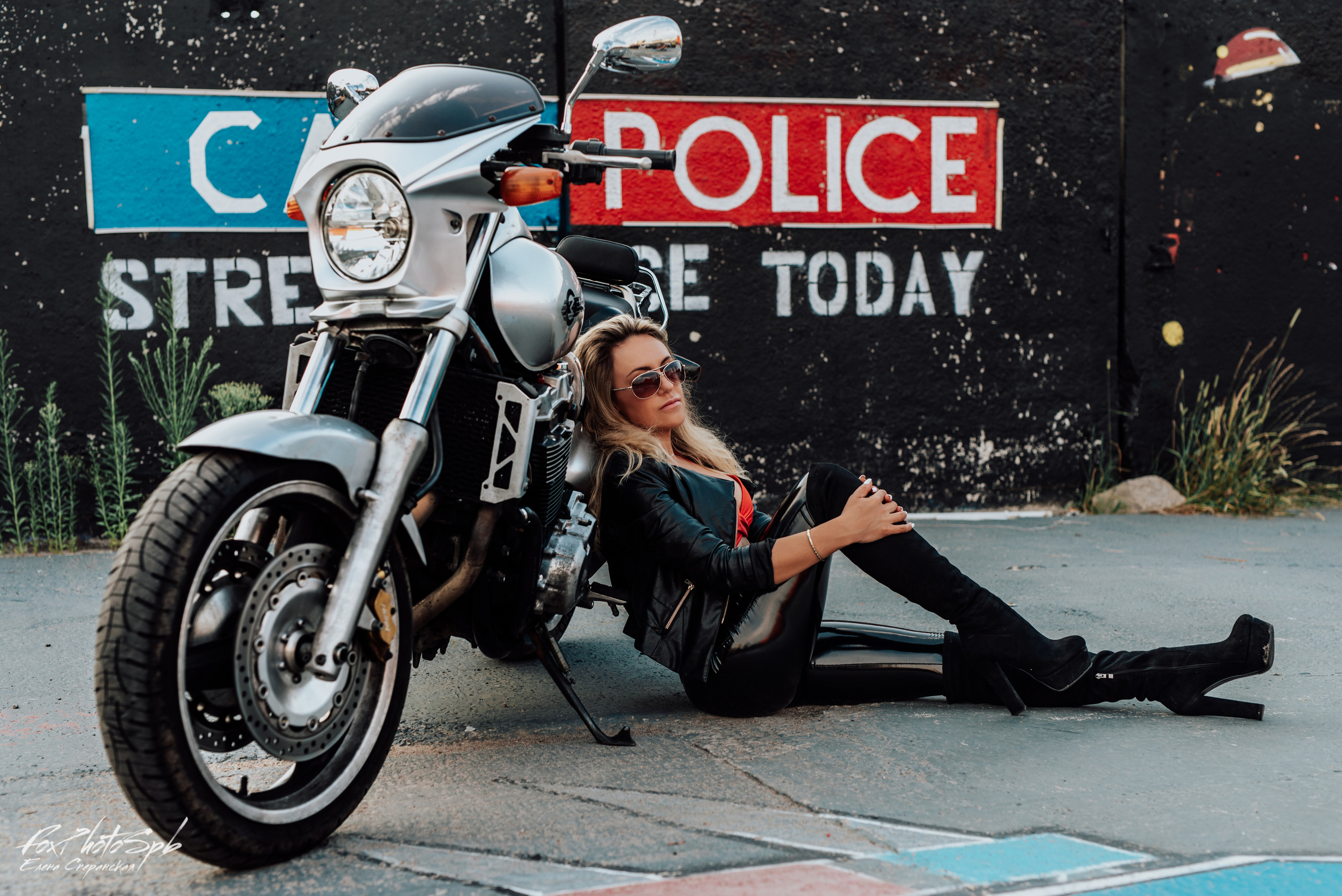 Ольга и HONDA X4. Фотограф в Санкт-Петербурге и Ленинградской области