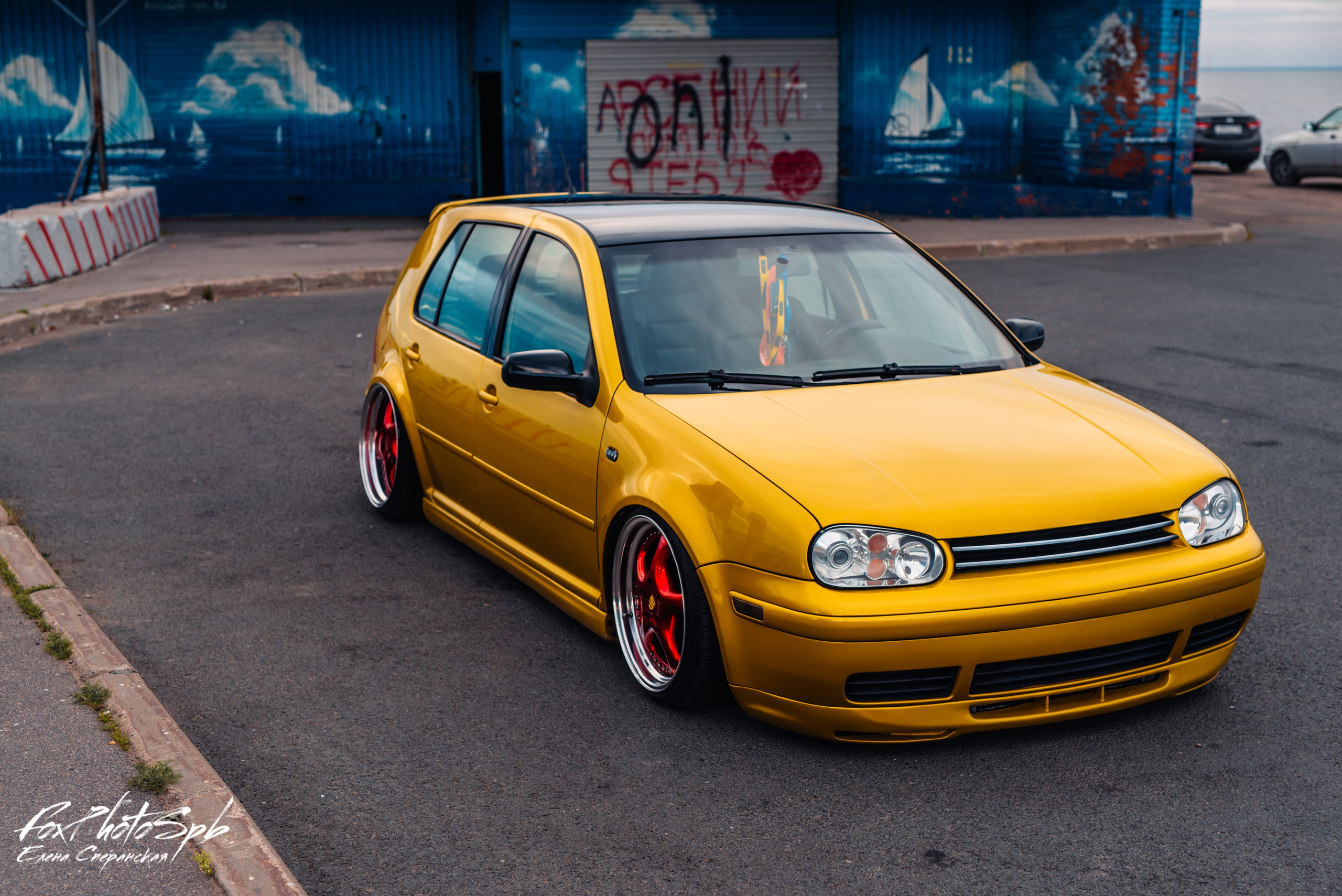 Volkswagen Golf Lemonade. Фотограф в Санкт-Петербурге и Ленинградской области