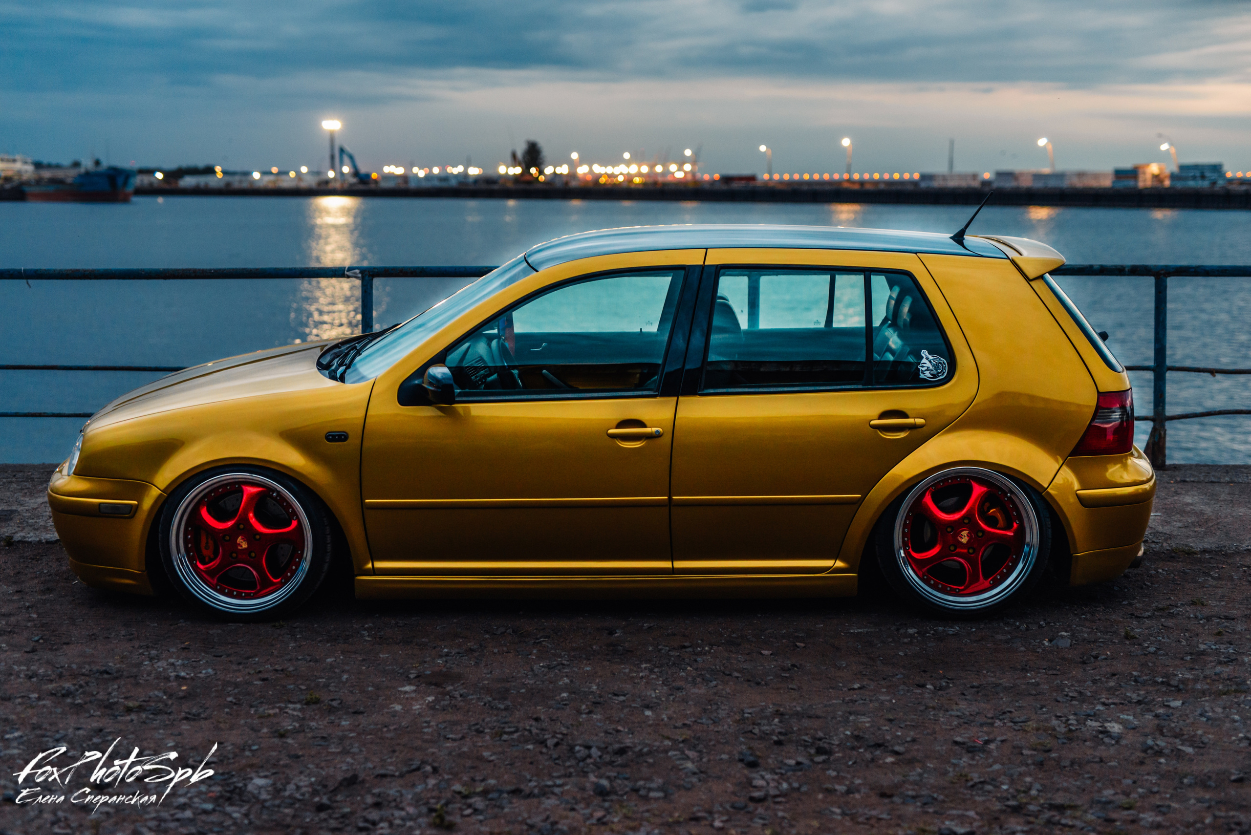 Volkswagen Golf Lemonade. Фотограф в Санкт-Петербурге и Ленинградской области