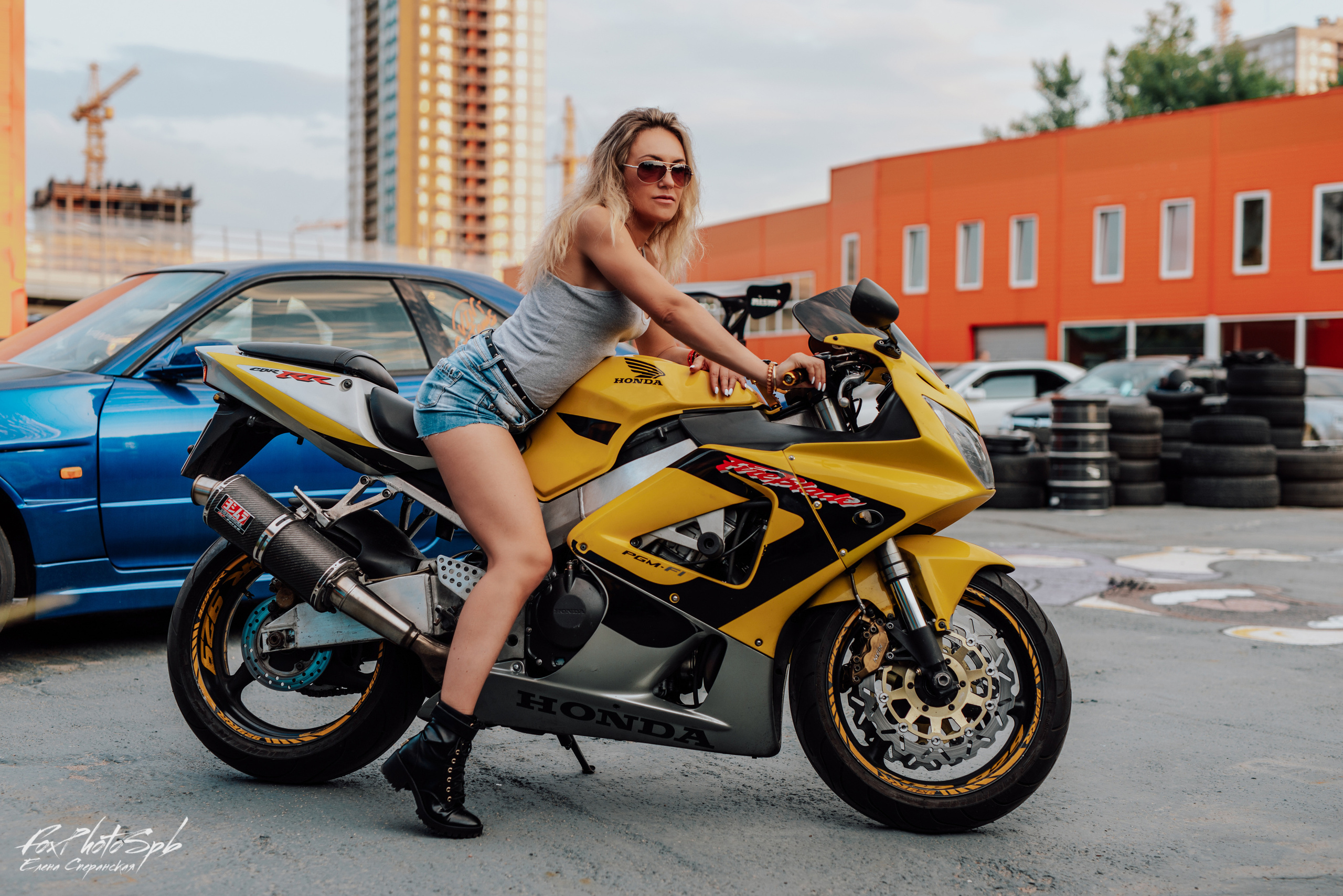 Ольга и HONDA CBR. Фотограф в Санкт-Петербурге и Ленинградской области