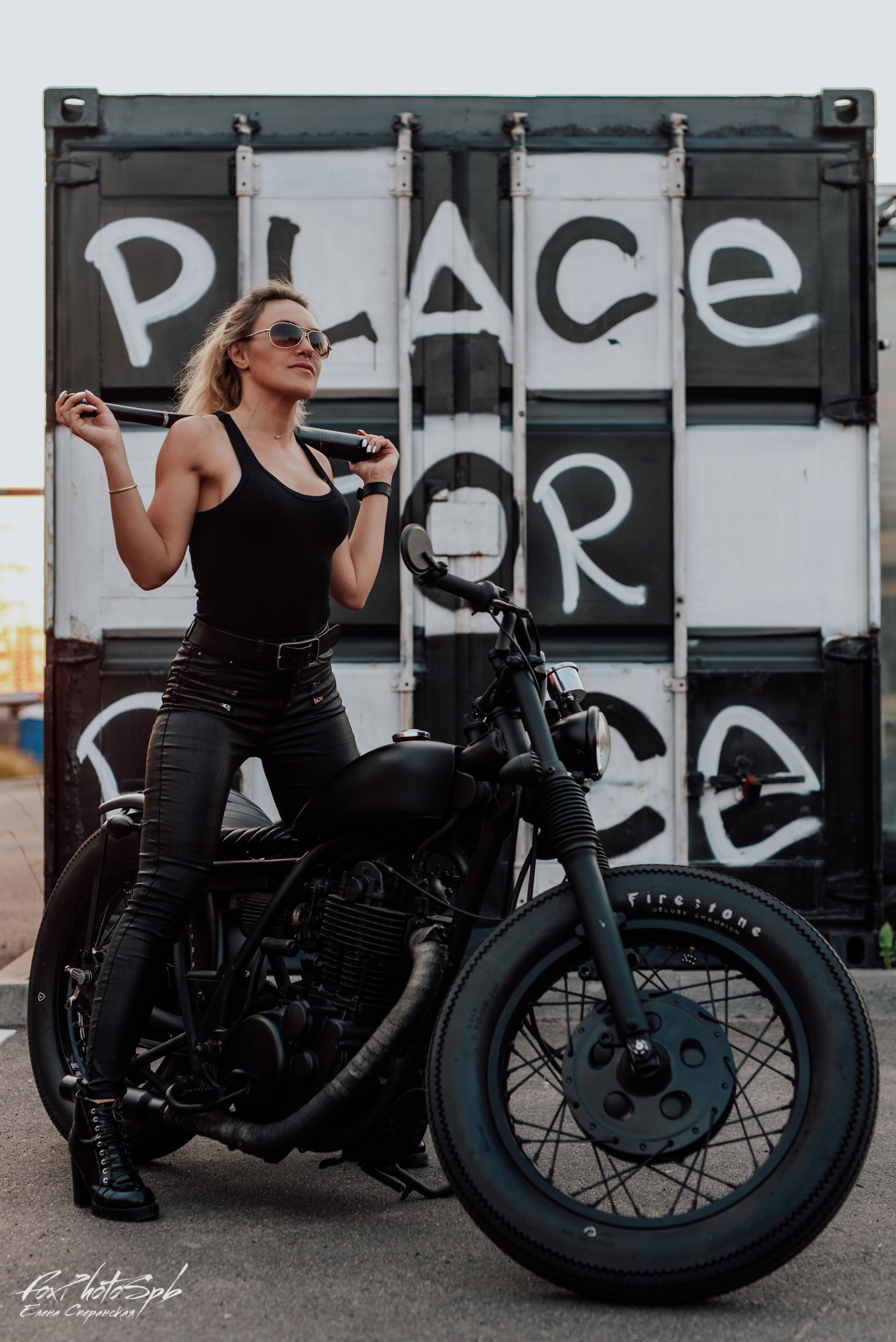 Ольга и Custom Moto. Фотограф в Санкт-Петербурге и Ленинградской области