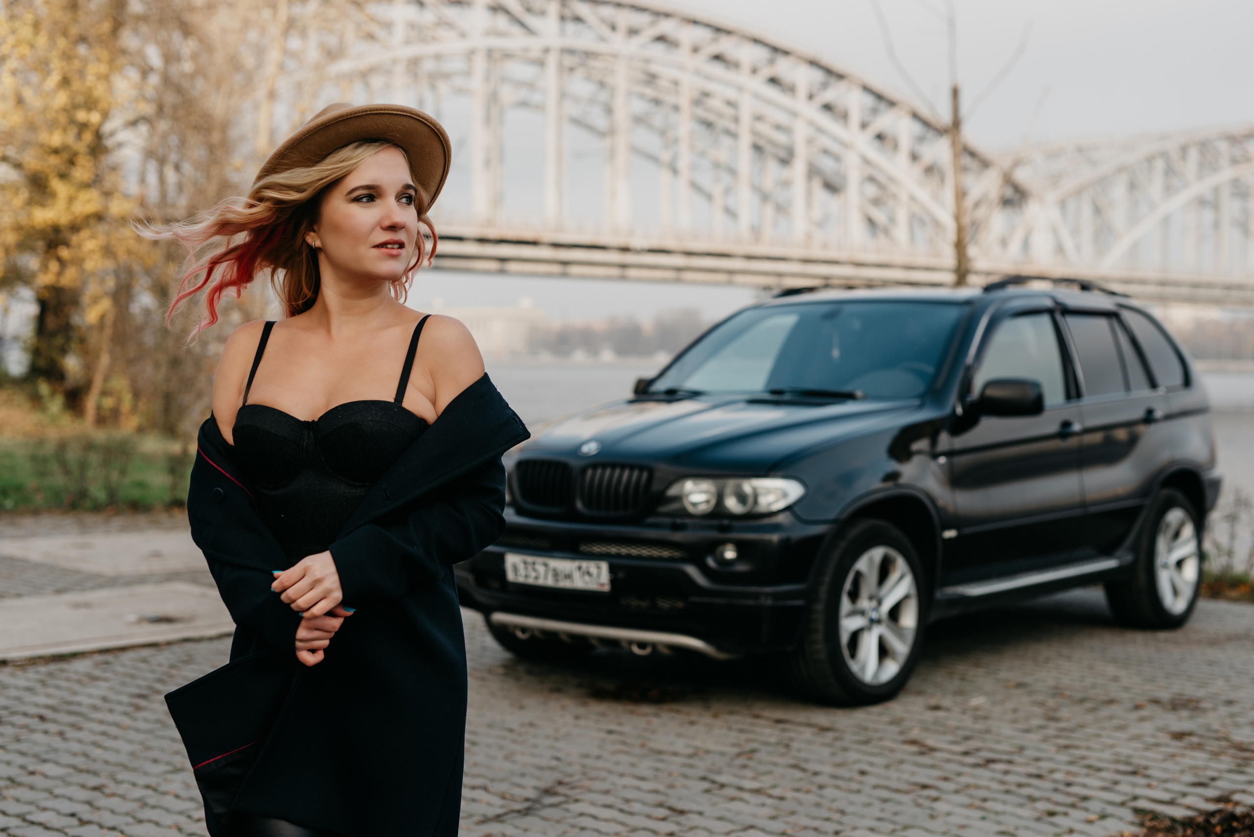 Юлия и BMW X5. Фотограф в Санкт-Петербурге и Ленинградской области