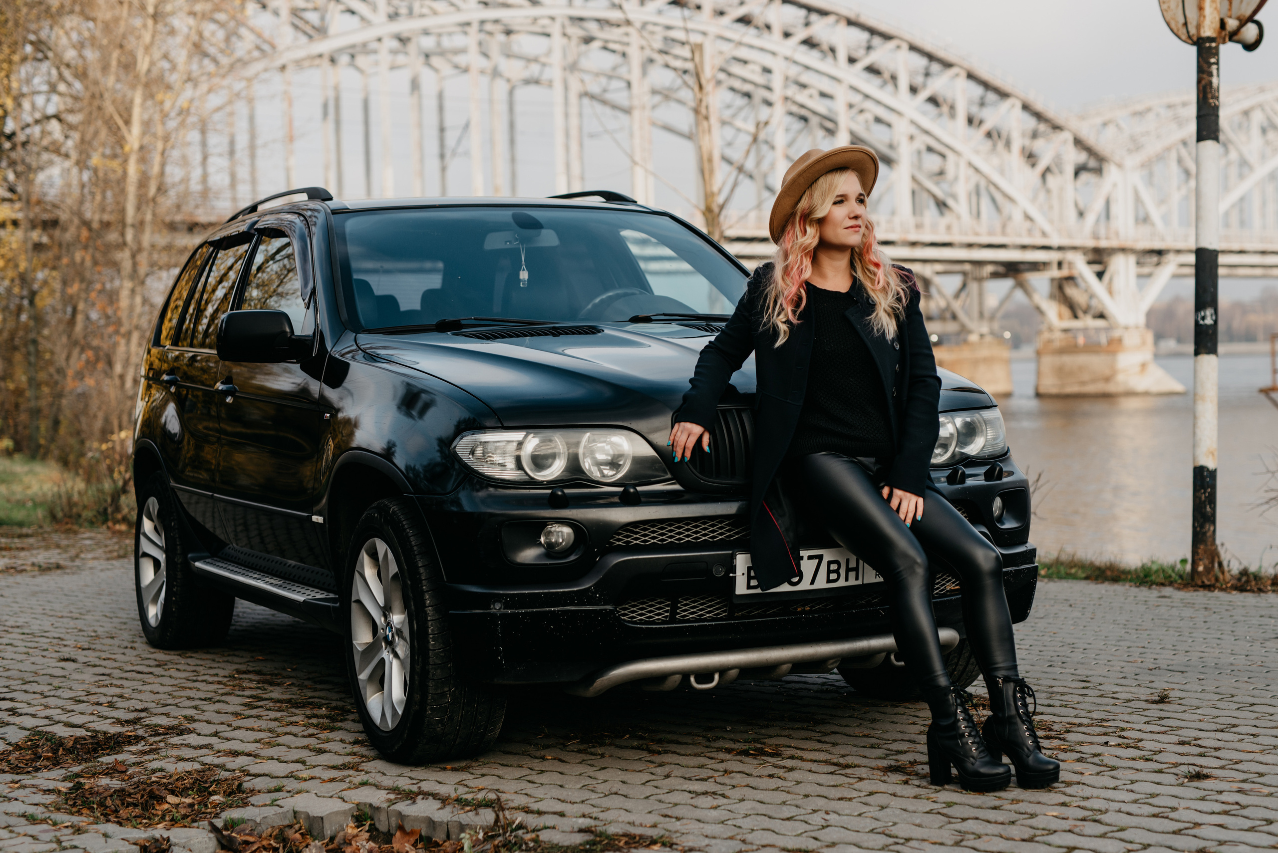Юлия и BMW X5. Фотограф в Санкт-Петербурге и Ленинградской области