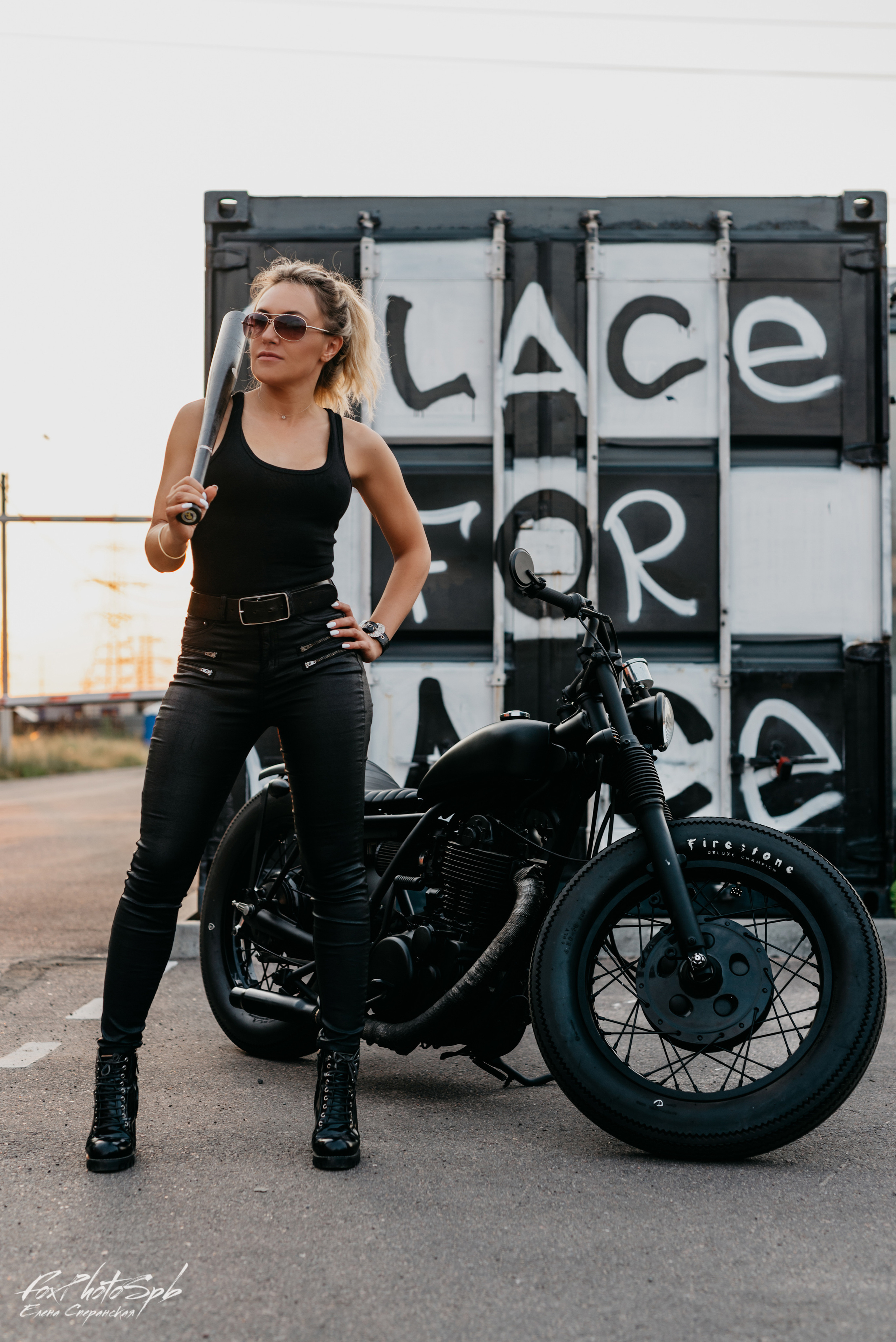 Ольга и Custom Moto. Фотограф в Санкт-Петербурге и Ленинградской области