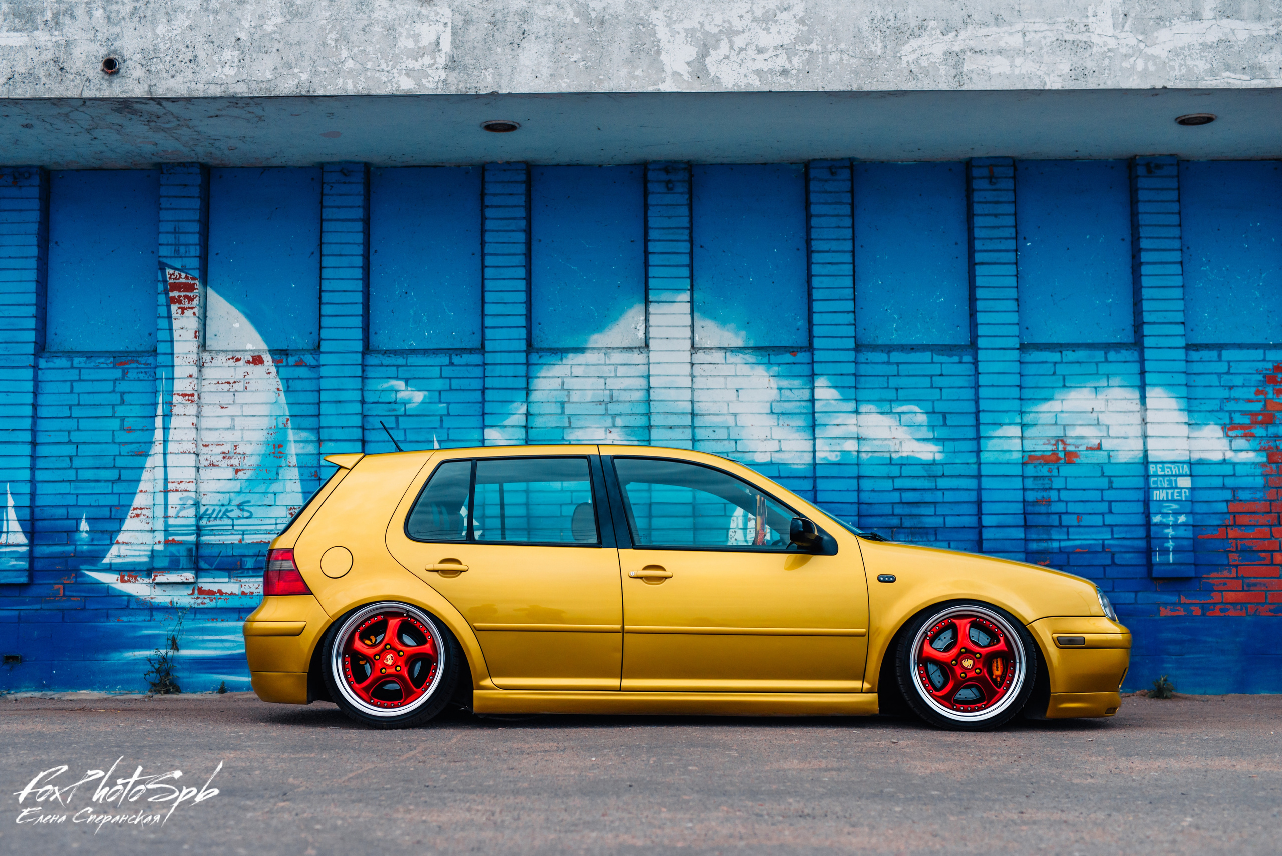 Volkswagen Golf Lemonade. Фотограф в Санкт-Петербурге и Ленинградской области