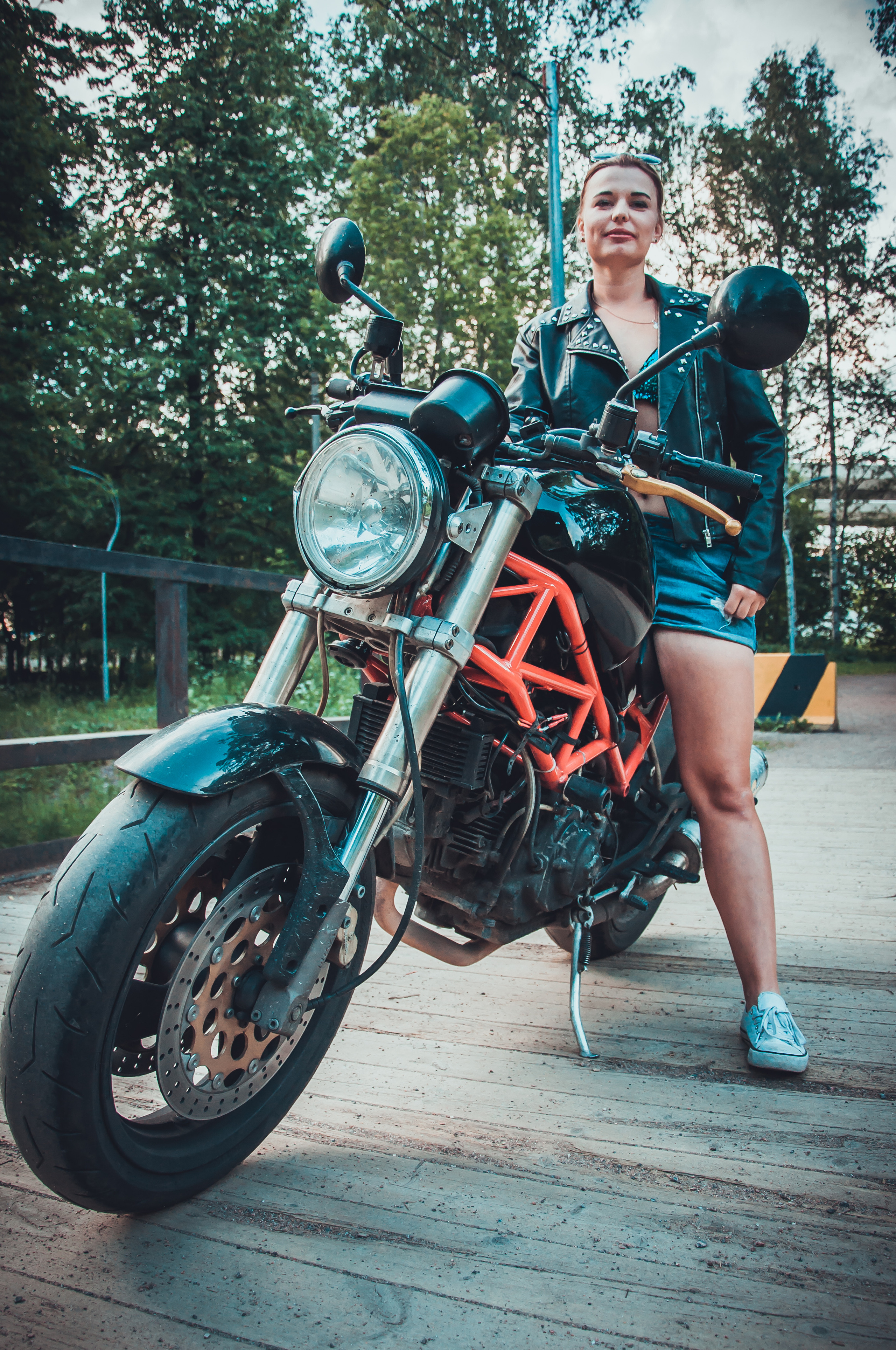 Дарья и мото. Фотограф в Санкт-Петербурге и Ленинградской области